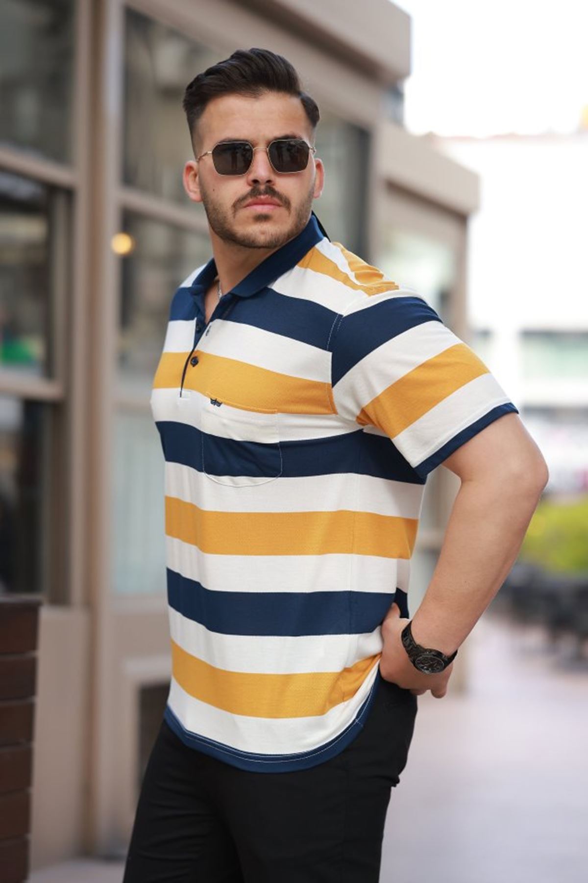 Erkek Yakalı çok Renkli Kısa Kollu T-shirt