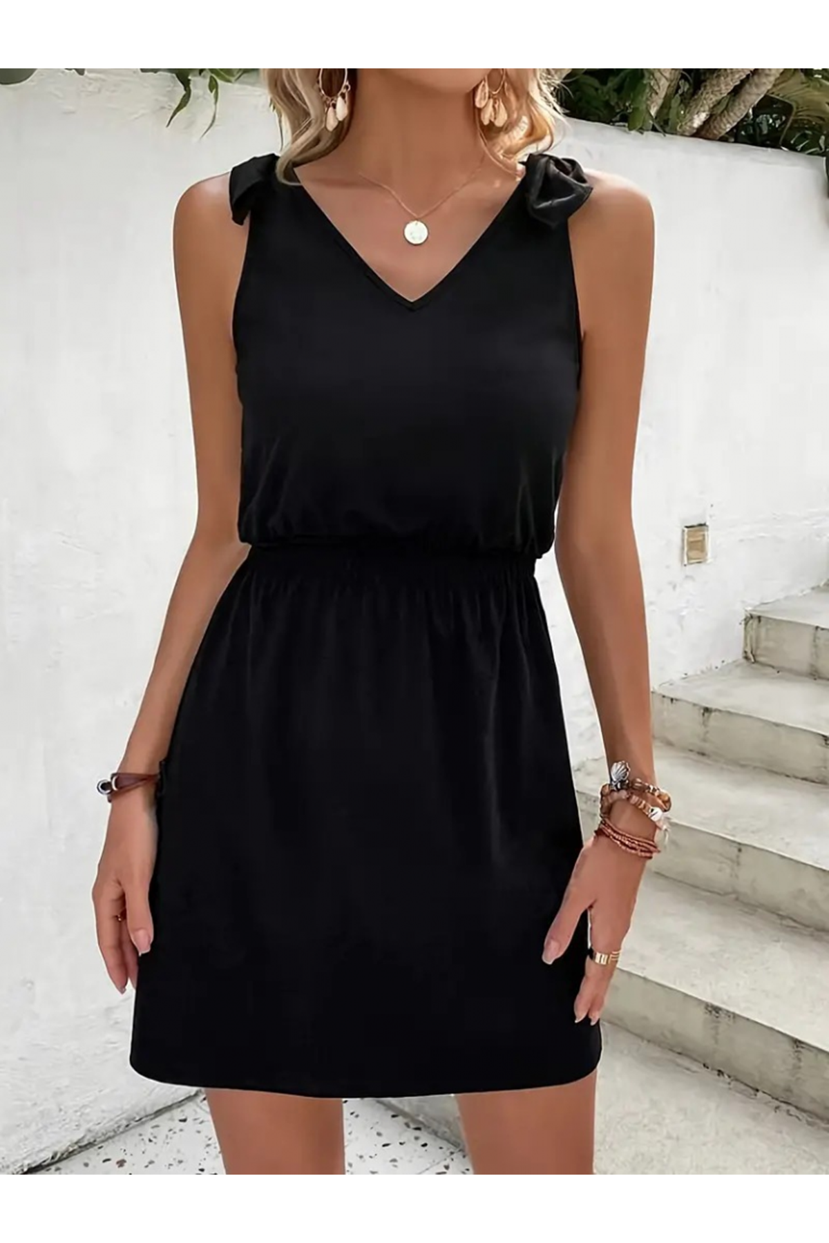 Kadın V Yakalı Belinde Gipe Detay Krep Elbise