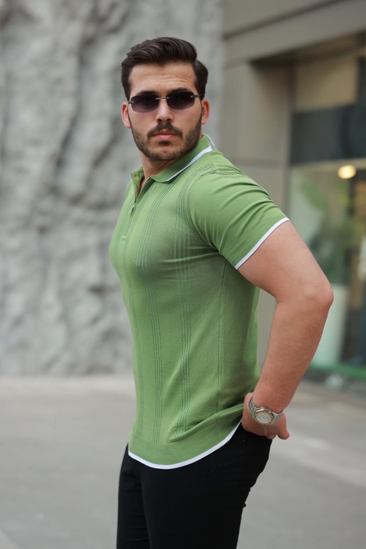 Erkek Fermuar Yakalı Kısa Kollu Tişört