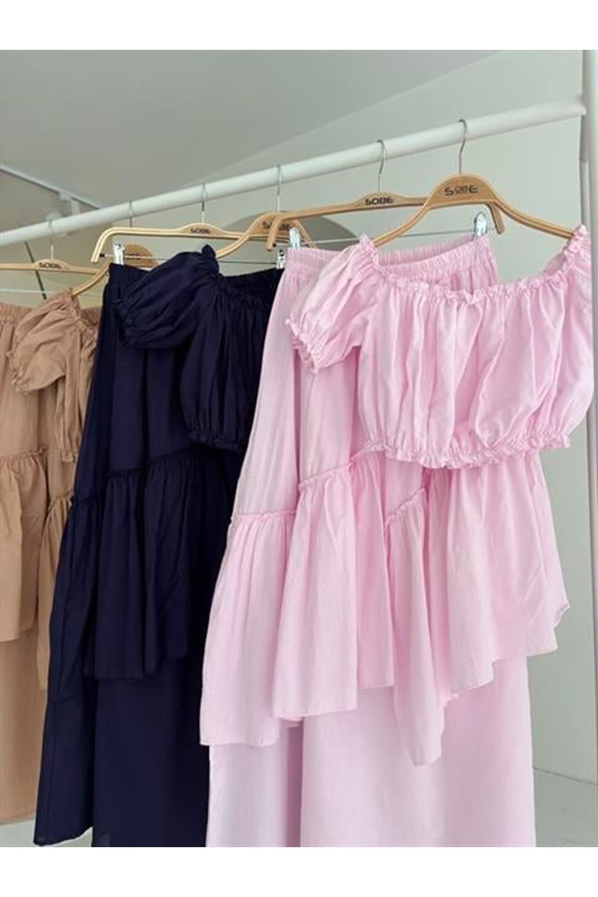 Büzgülü Crop Kat Detaylı Fırfır Etekli Takım 10196