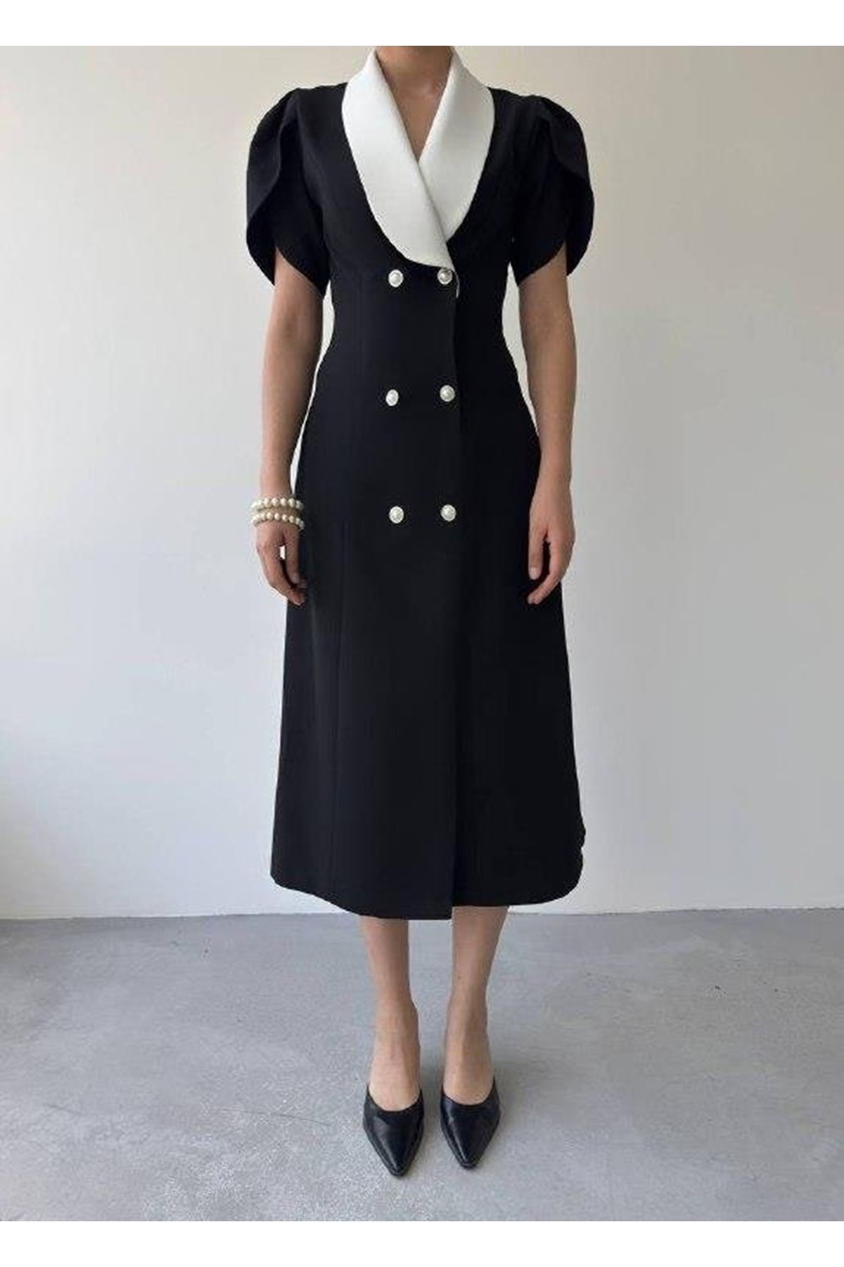 Reta Düğme Detaylı Elbise