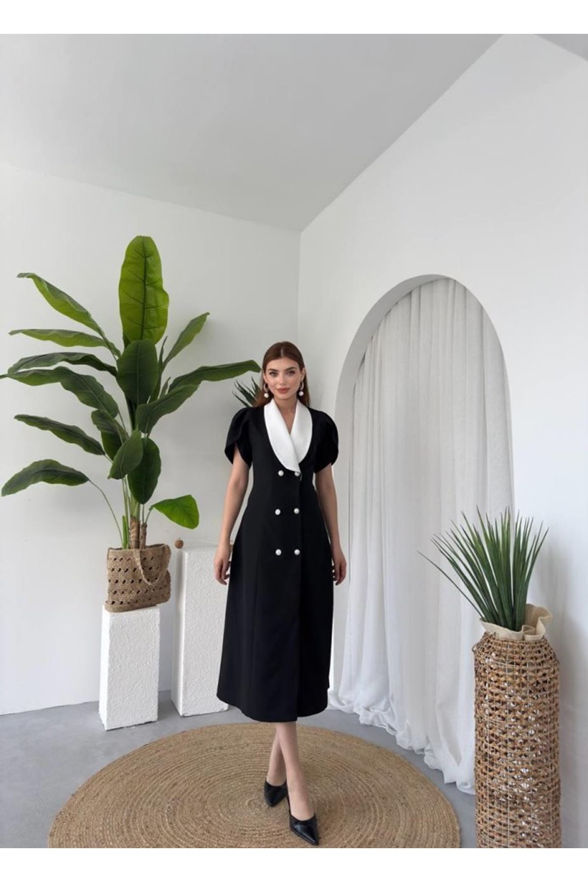 Reta Düğme Detaylı Elbise