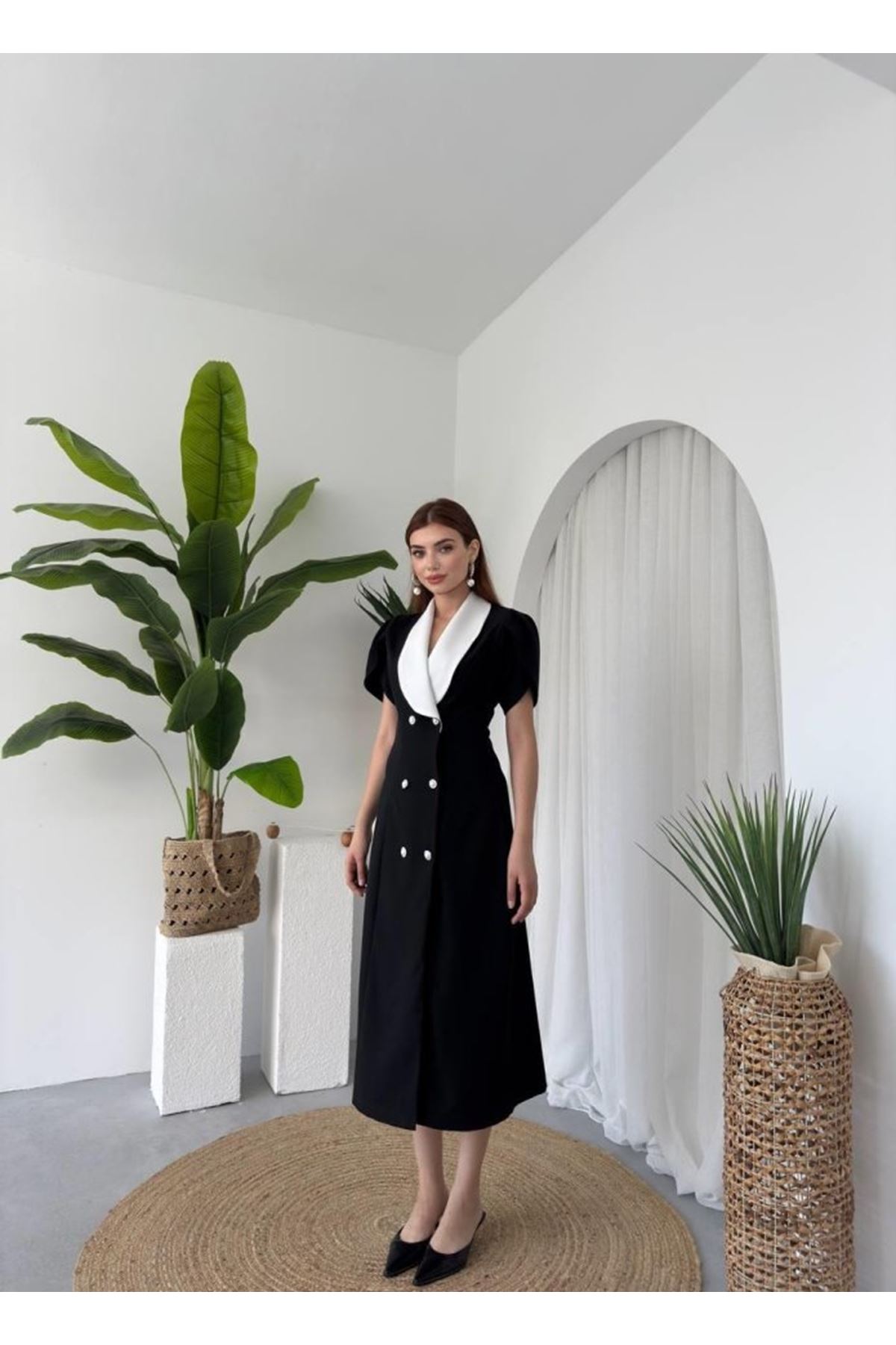 Reta Düğme Detaylı Elbise