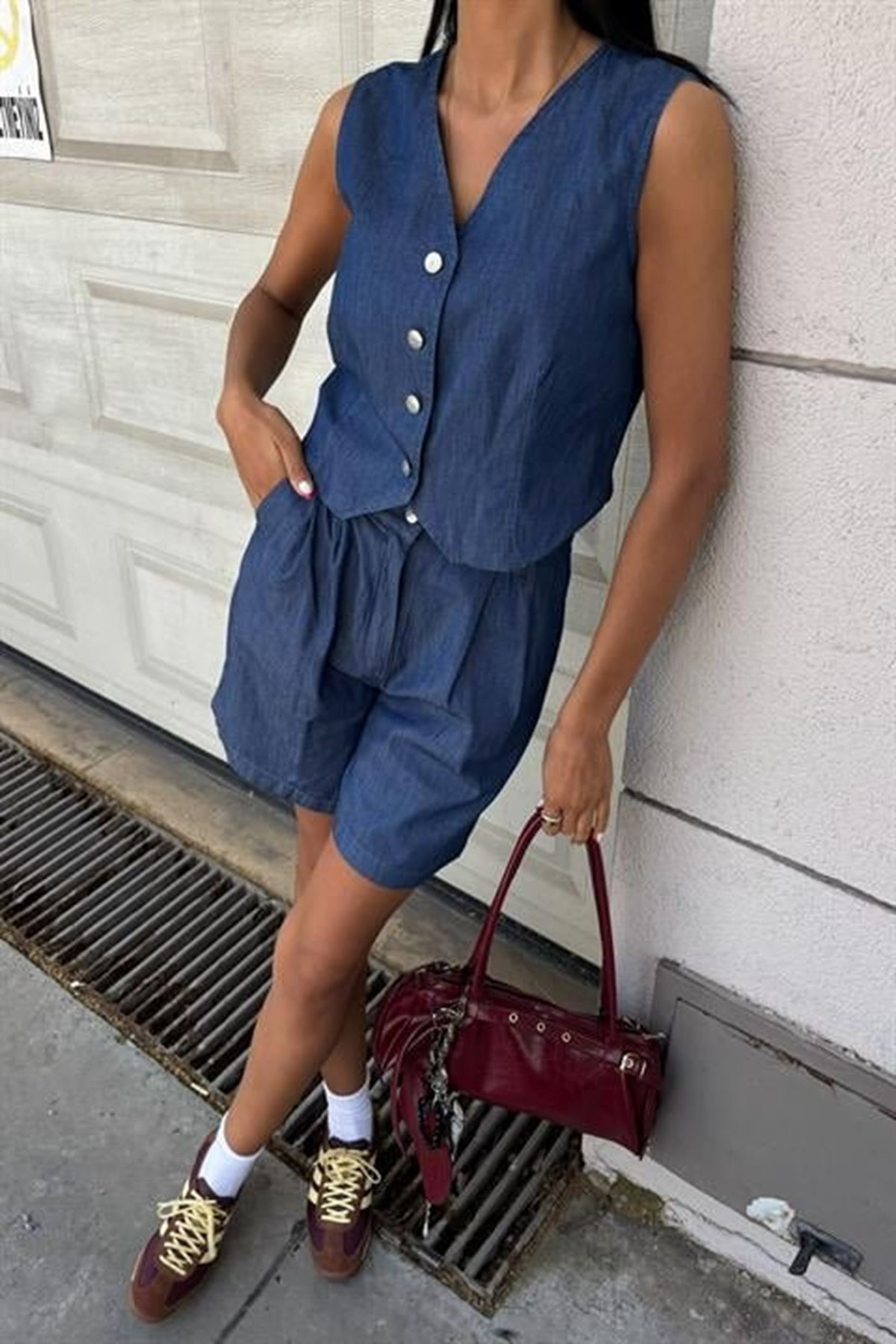 Gümüş Düğmeli Yelek Ve Şort Tensel Takım 10174