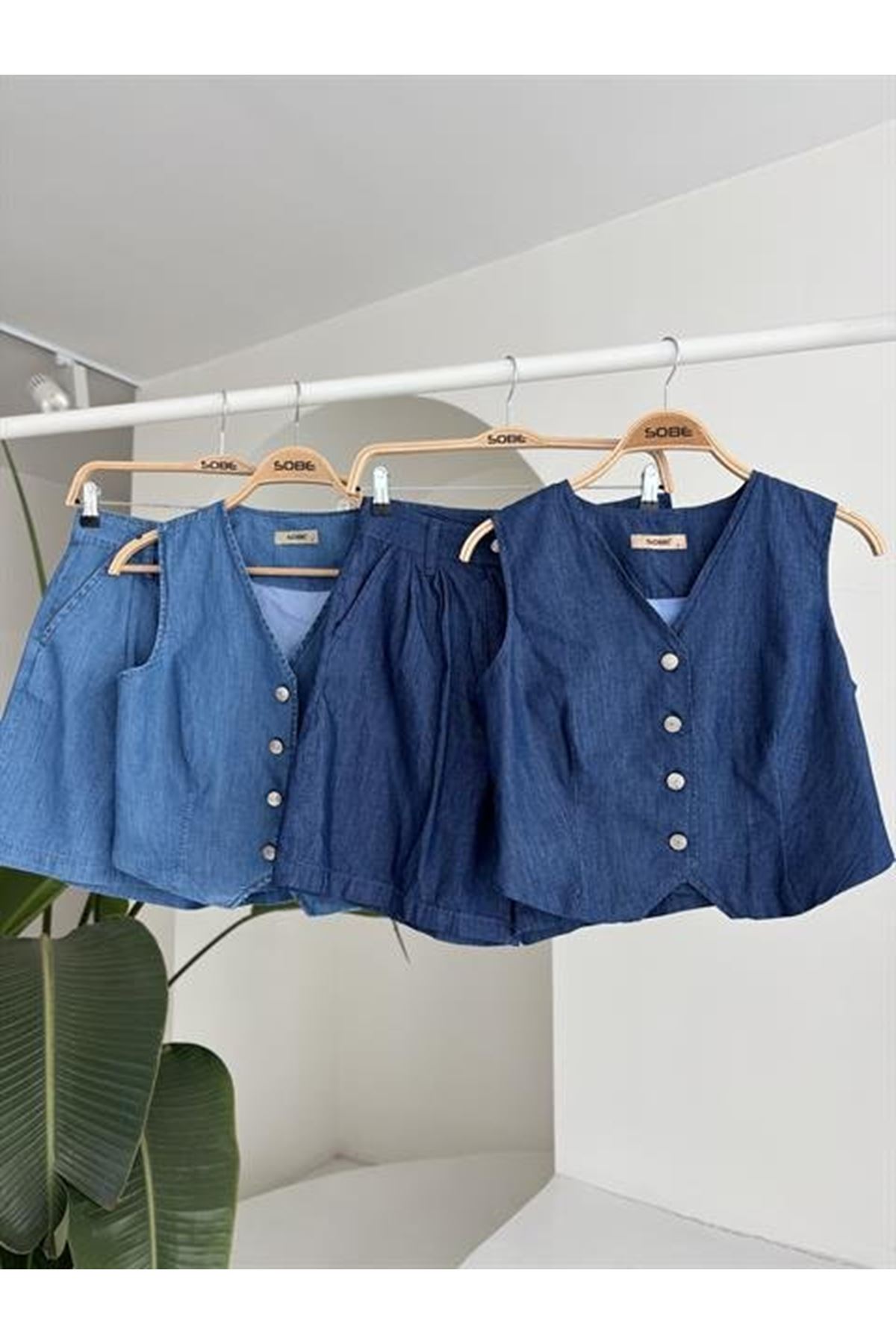 Gümüş Düğmeli Yelek Ve Şort Tensel Takım 10174