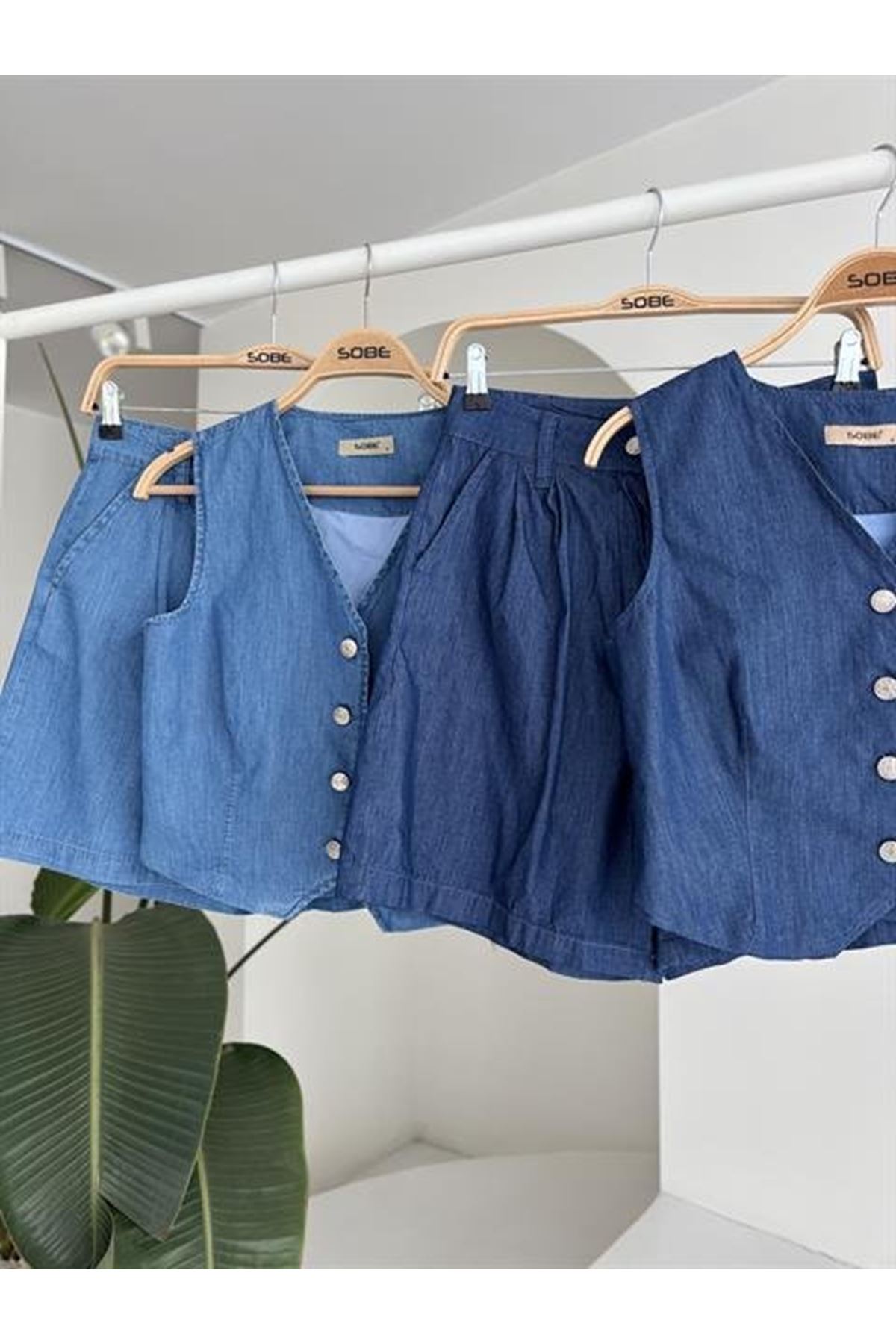 Gümüş Düğmeli Yelek Ve Şort Tensel Takım 10174