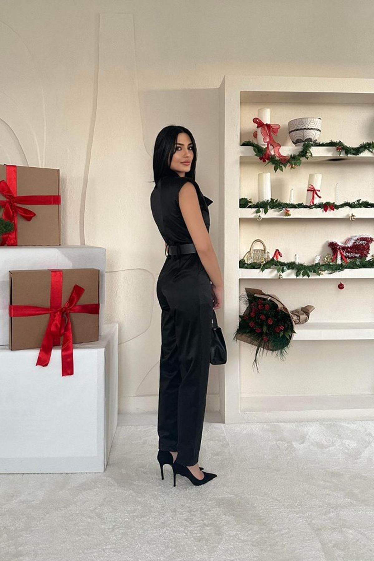 Siyah Vatkalı Kemerli Tulum