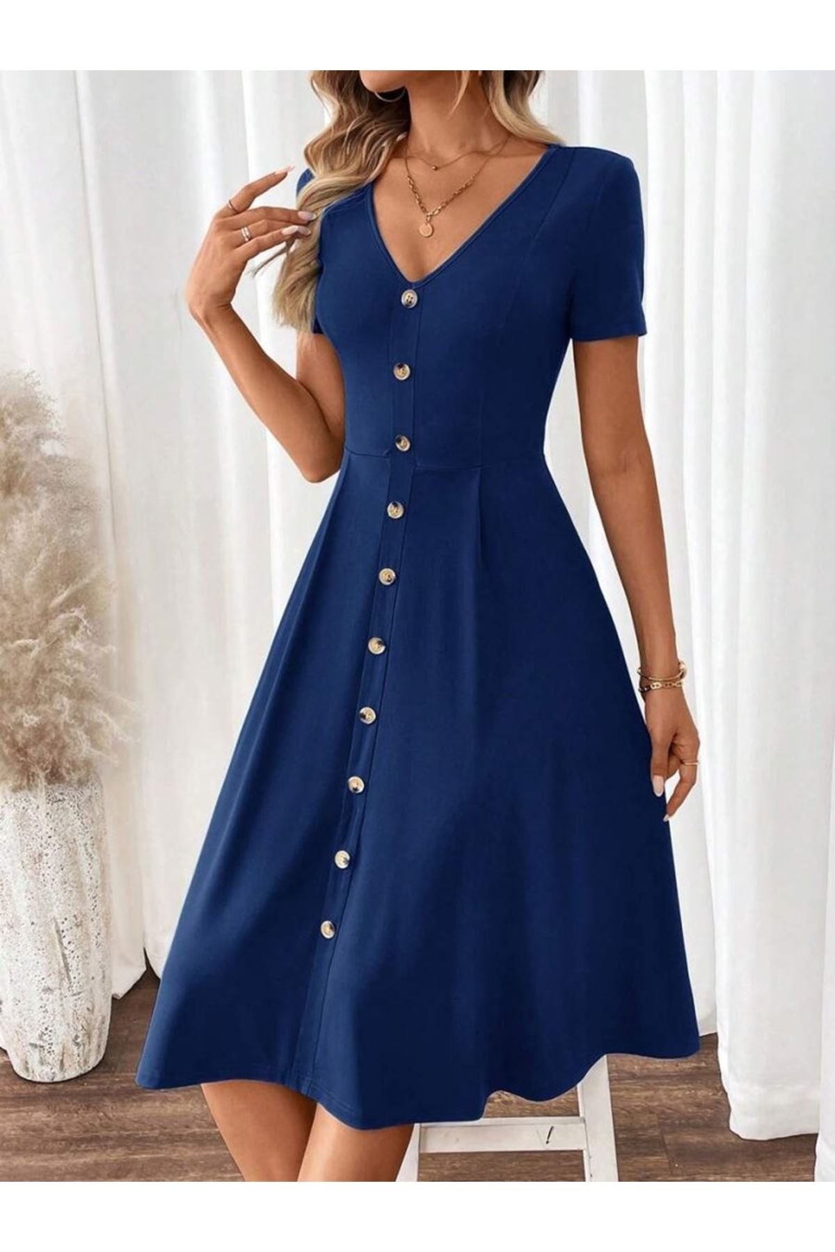 Kadın Kısa Kollu V Yakalı önden Düğmeli A Kesim Dokuma Elbise