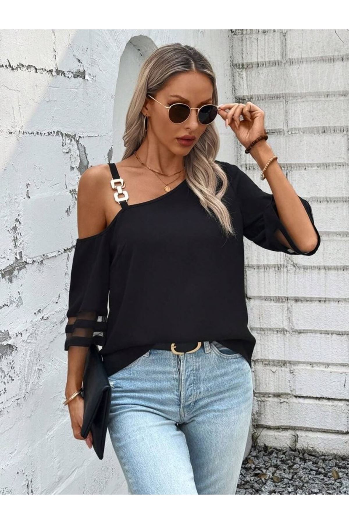 Kadın Askılı Asimetrik Kesim Kol Ve Yaka Kolda Tül Ve Aksesuar Detaylı Janjan Krep Bluz