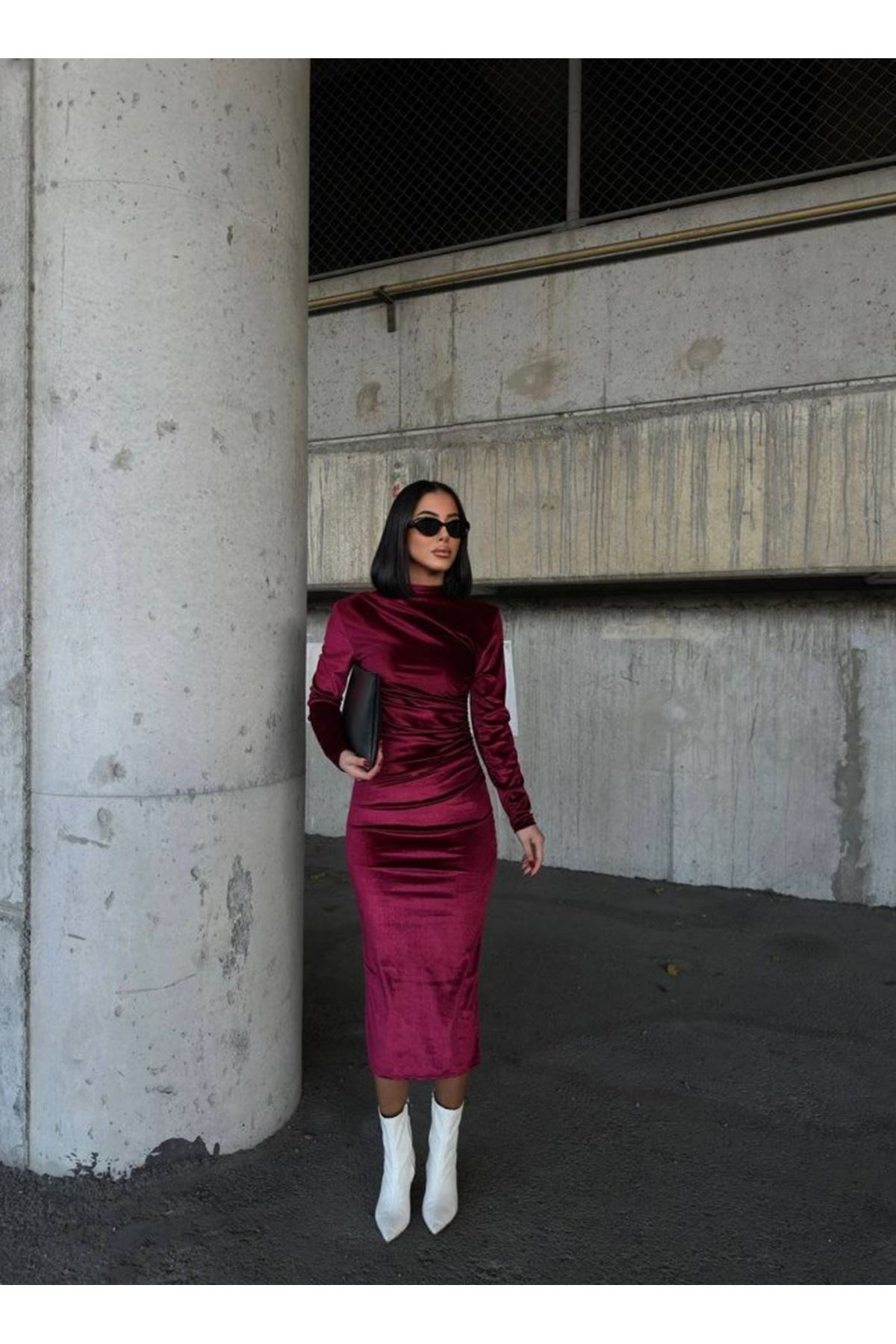 Kadın Uzun Kollu Yarım Balıkçı Yaka Büzgü Detay Kadife Kumaş Elbise