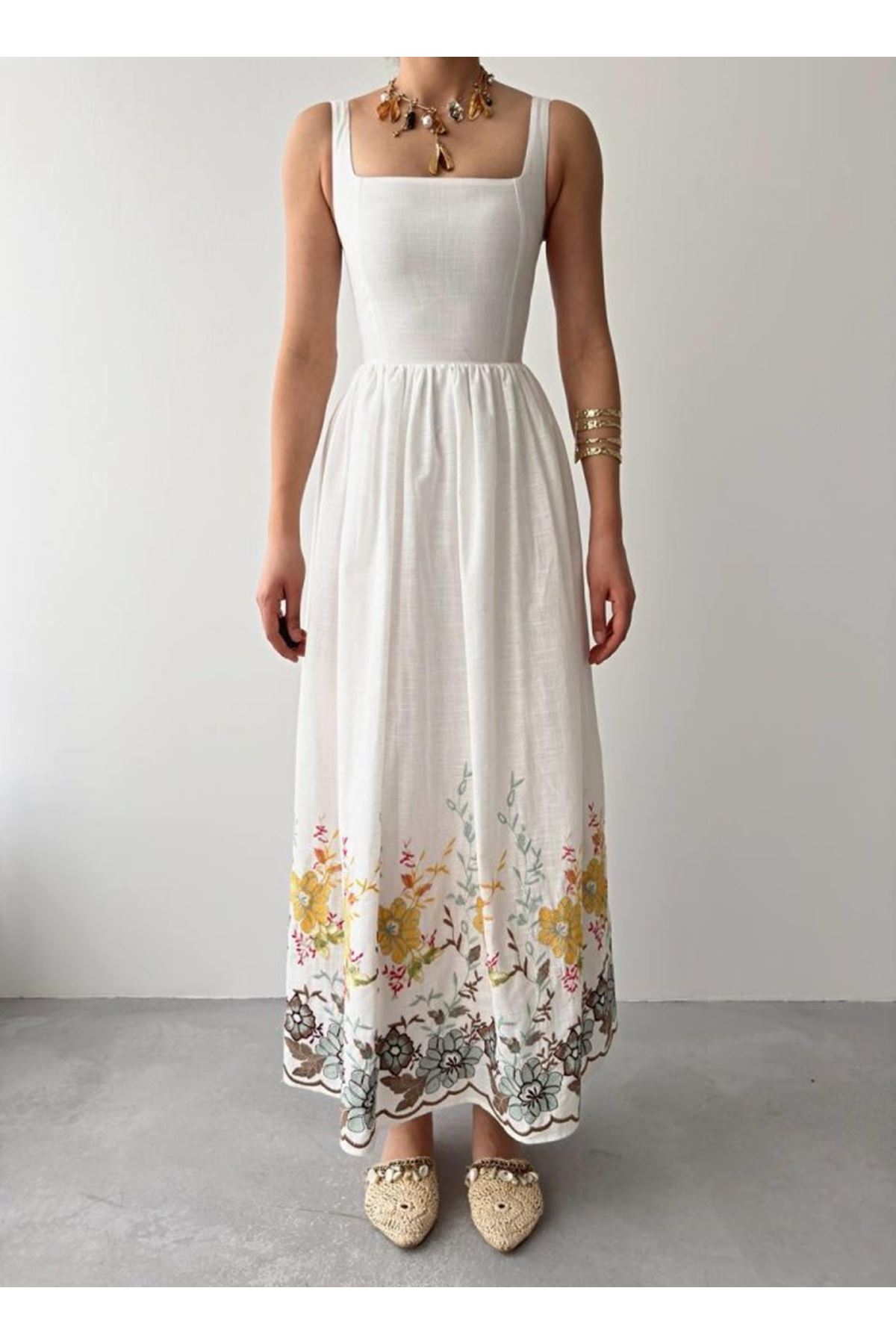 Mazi Çiçek Desenli Elbise