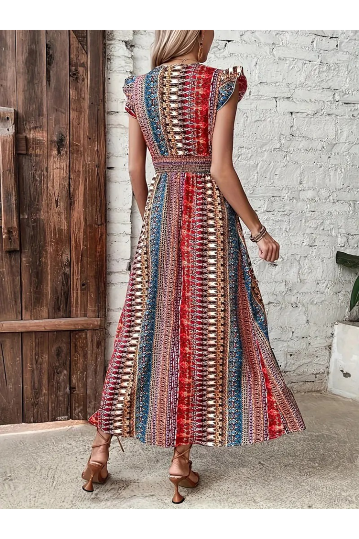 Kadın Kısa Kollu V Yakalı Desenli Yandan Yırtmaçlı Süprem Elbise
