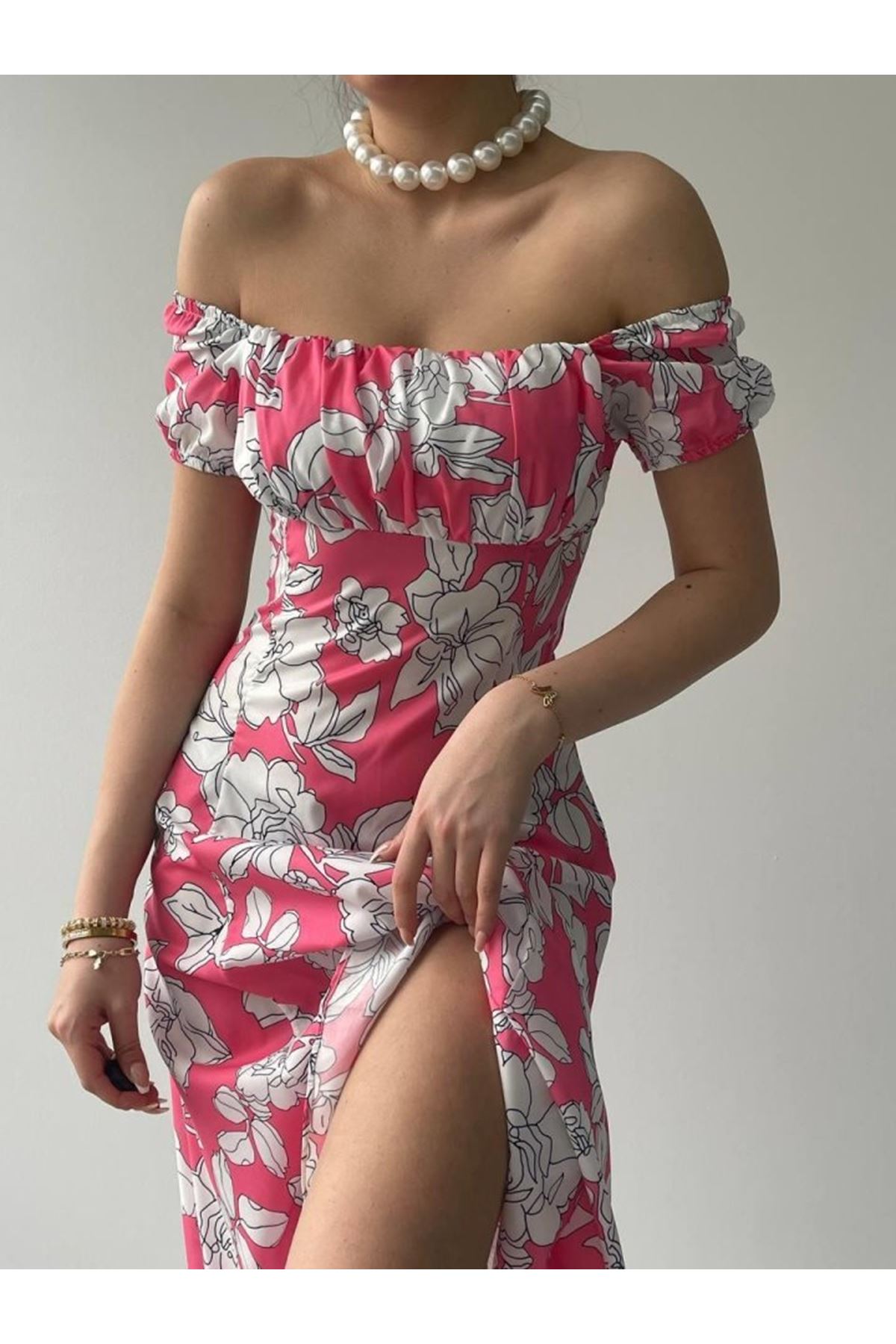 Kare Yaka Çiçekli Elbise