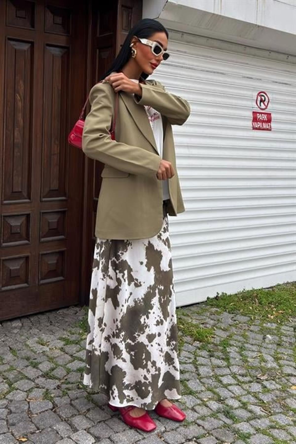 İnce Deri Kemerli Chanel Saten Etek 4050