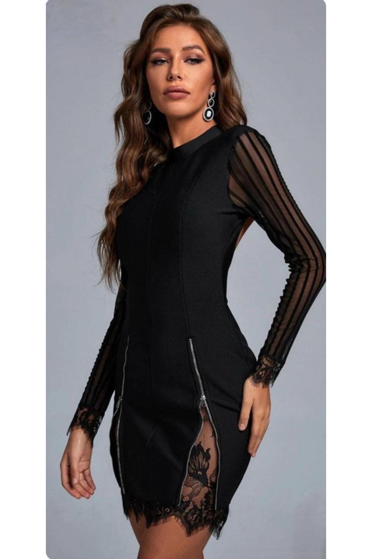 Kadın Kolları Ve Etek Ucu Dantel Detay Fermuar Dekolteli Skuba Kumaş Mini Elbise