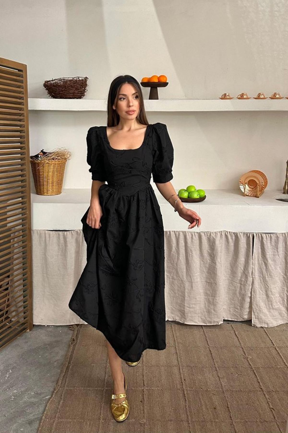 Siyah Balon Kollu Brode Elbise