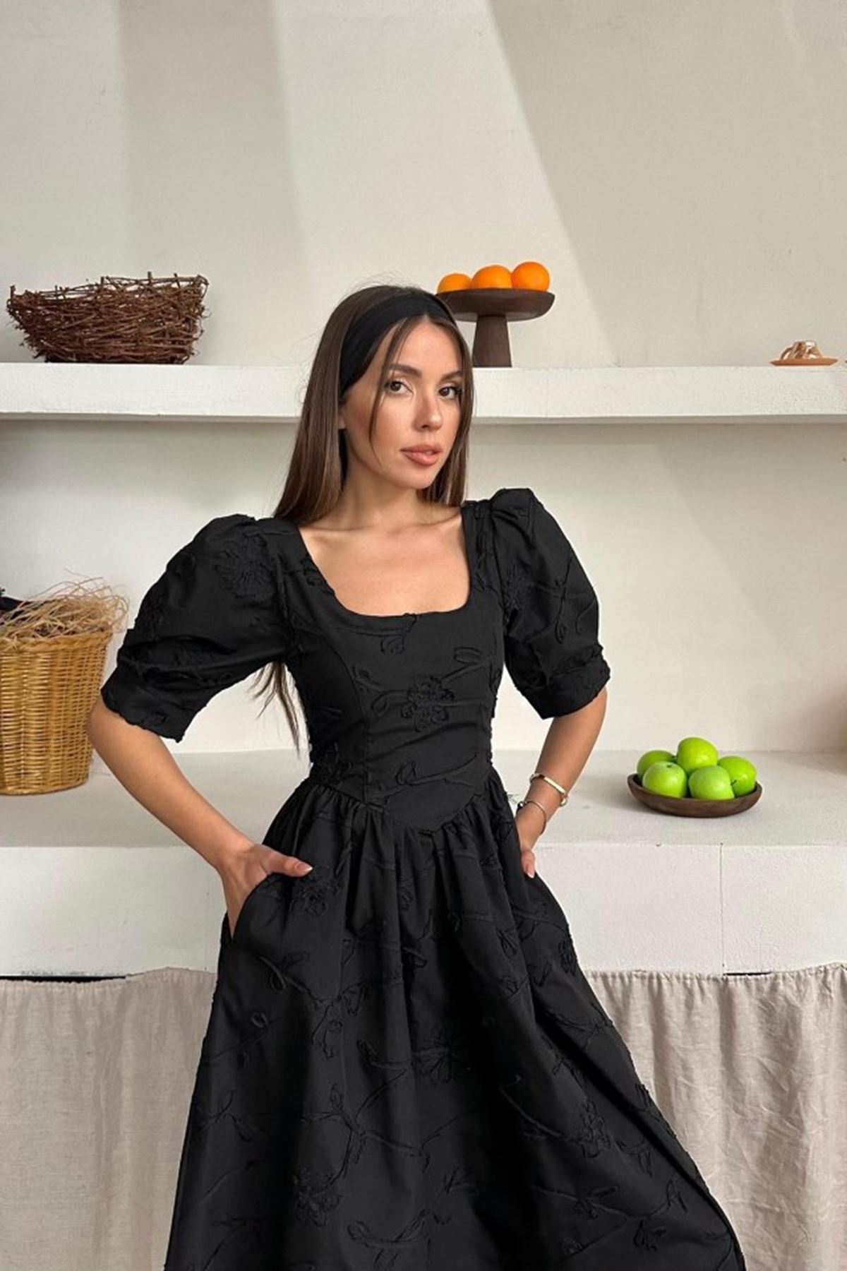 Siyah Balon Kollu Brode Elbise