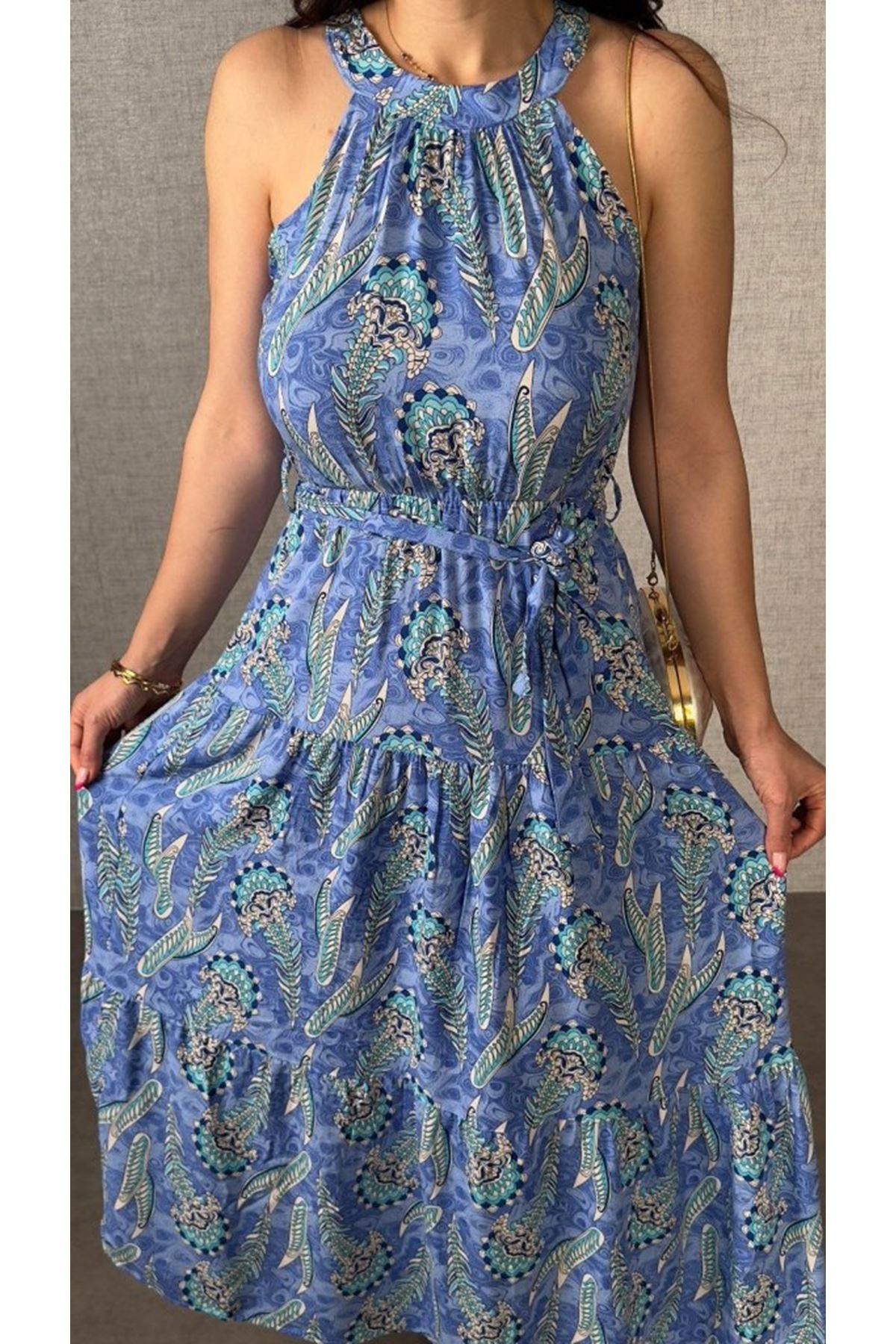 Kadın Omuzlardan Açık Boyundan Geçmeli Desenli Süprem Bluz