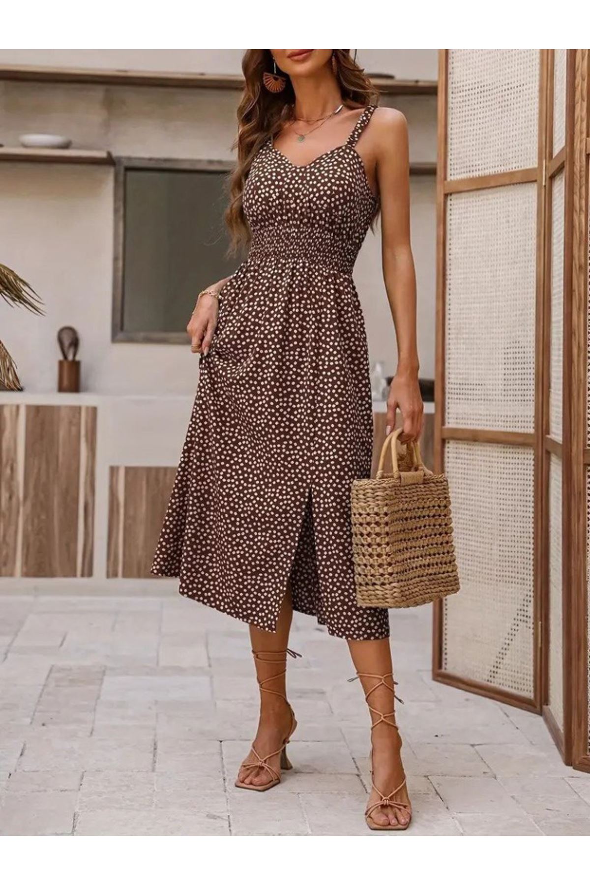 Kadın Askılı V Yakalı Beli Lastikli Yırtmaçlı Süprem Midi Elbise