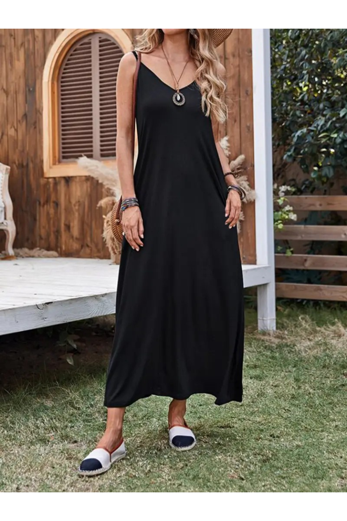 Kadın Ip Askılı Derin Geniş V Yakalı Uzun Viskon Elbise
