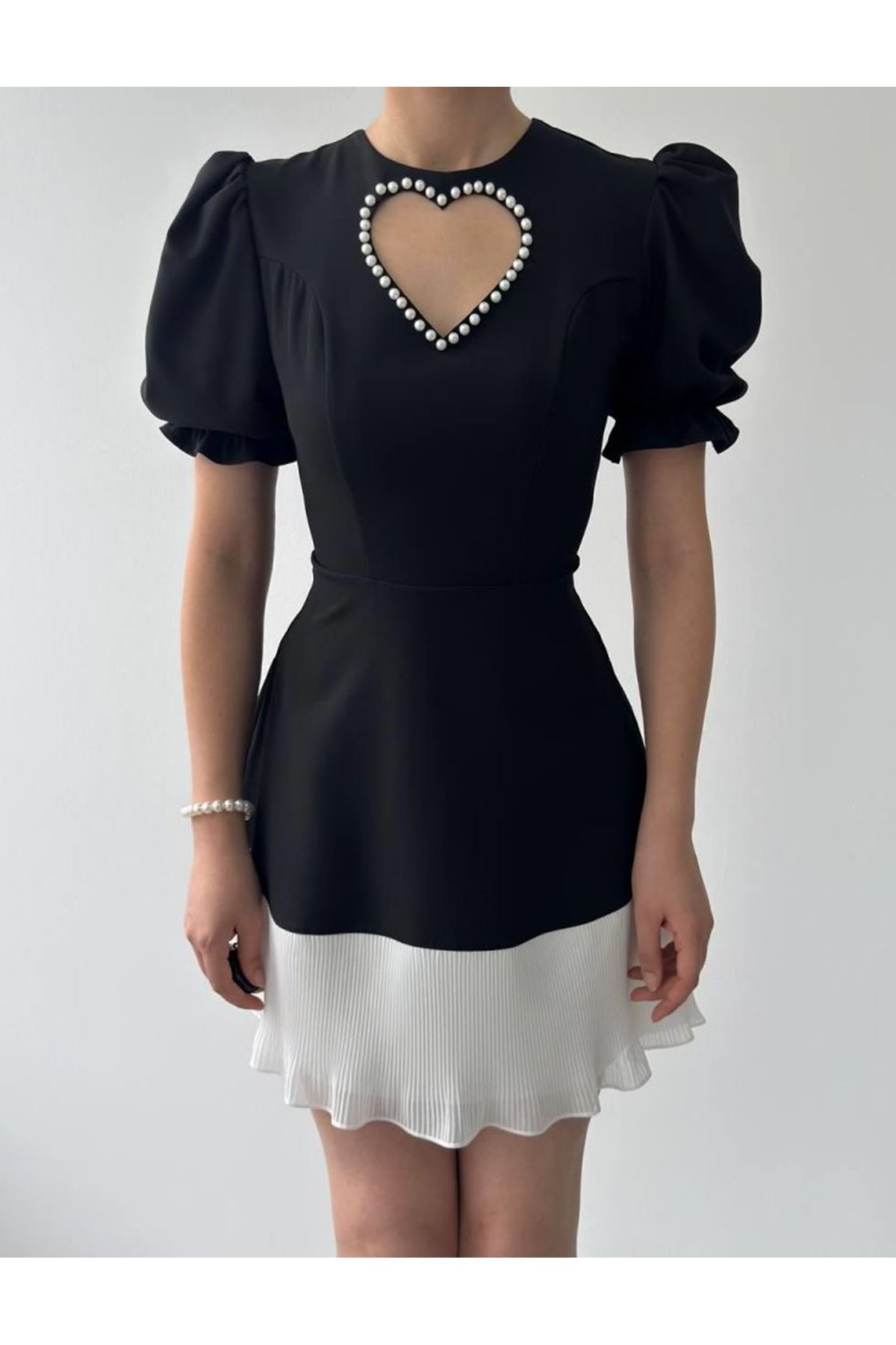 Safe Kalp Detaylı Elbise