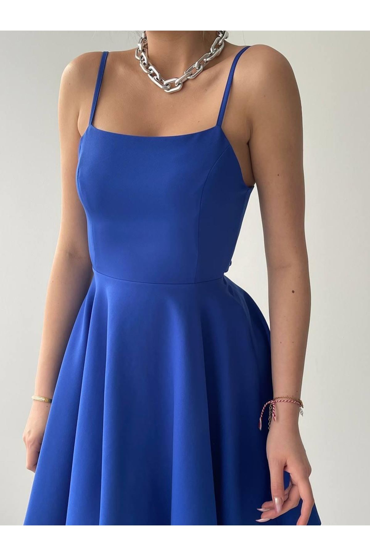 Pole İp Askılı Elbise