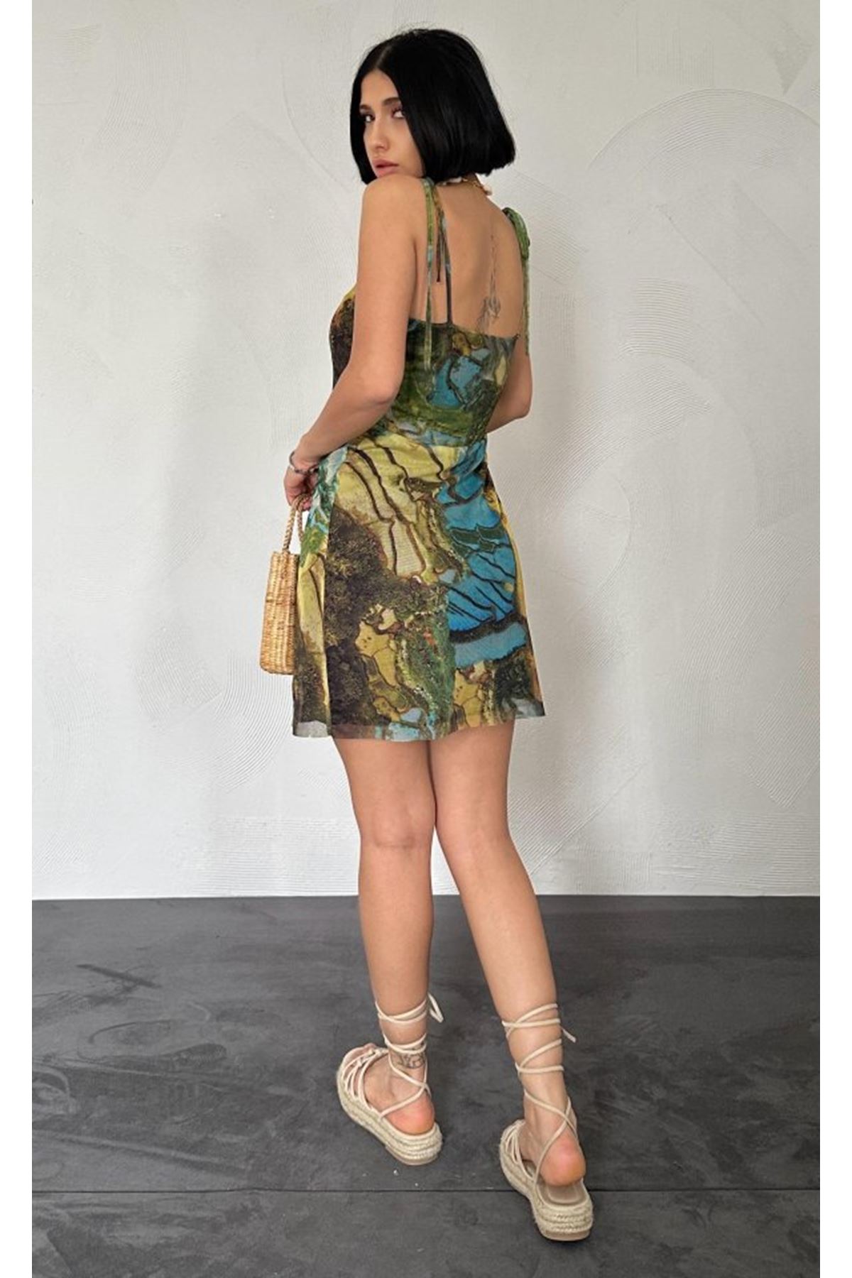 Desenli Askılı Bastik Elbise