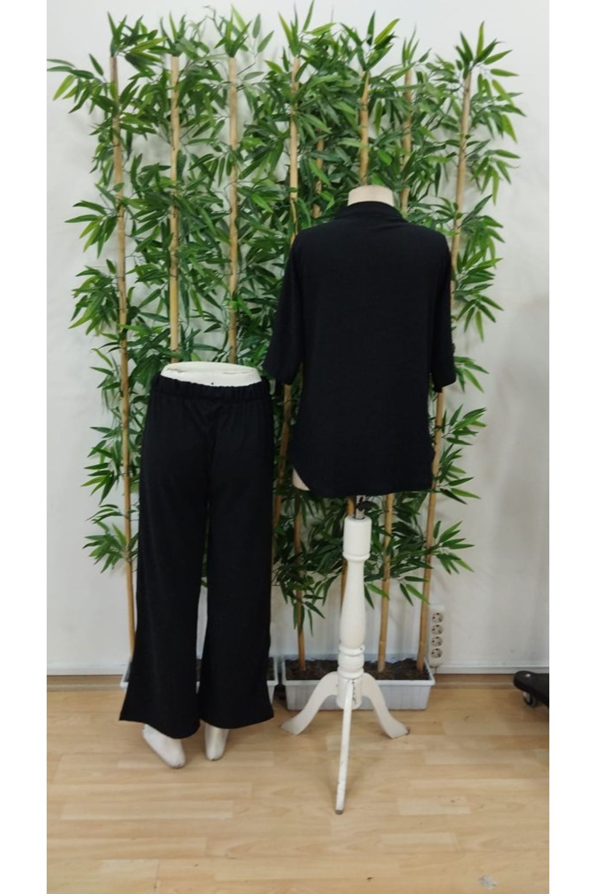 Kadın Kısa Kollu V Hakim Yaka Düğmeli Bürümcük Bluz Ve Pantolon Ikili Takım