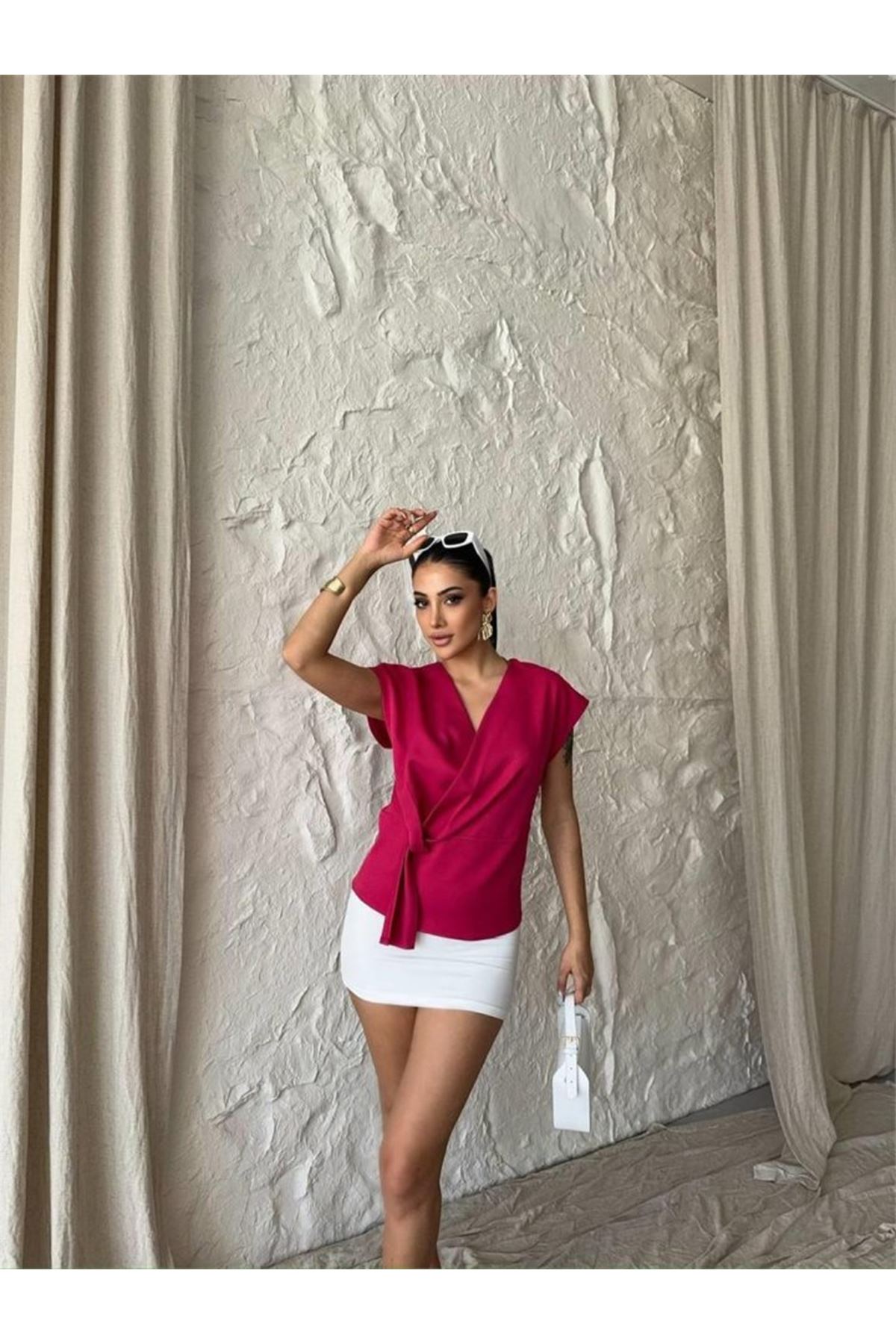 YANDAN BAĞLAMA DETAYLI KOLSUZ BLUZ - Fuşya