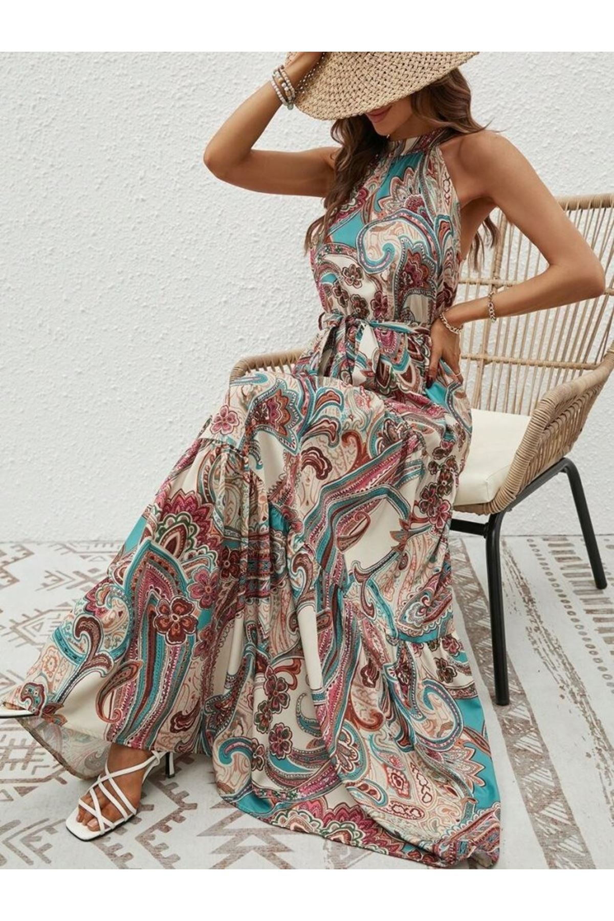 Kadın Halter Yakalı Omuzlardan Açık Kuşaklı Maksi Boy Desenli Süprem Elbise