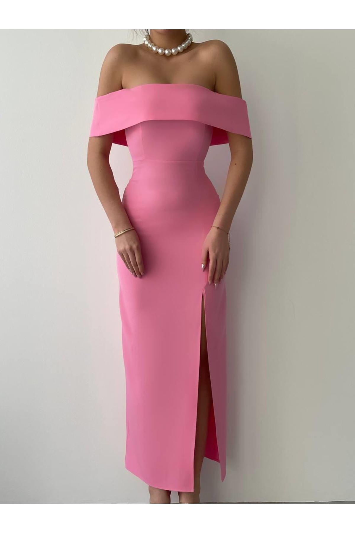 MADONNA YAKA UZUN ELBİSE