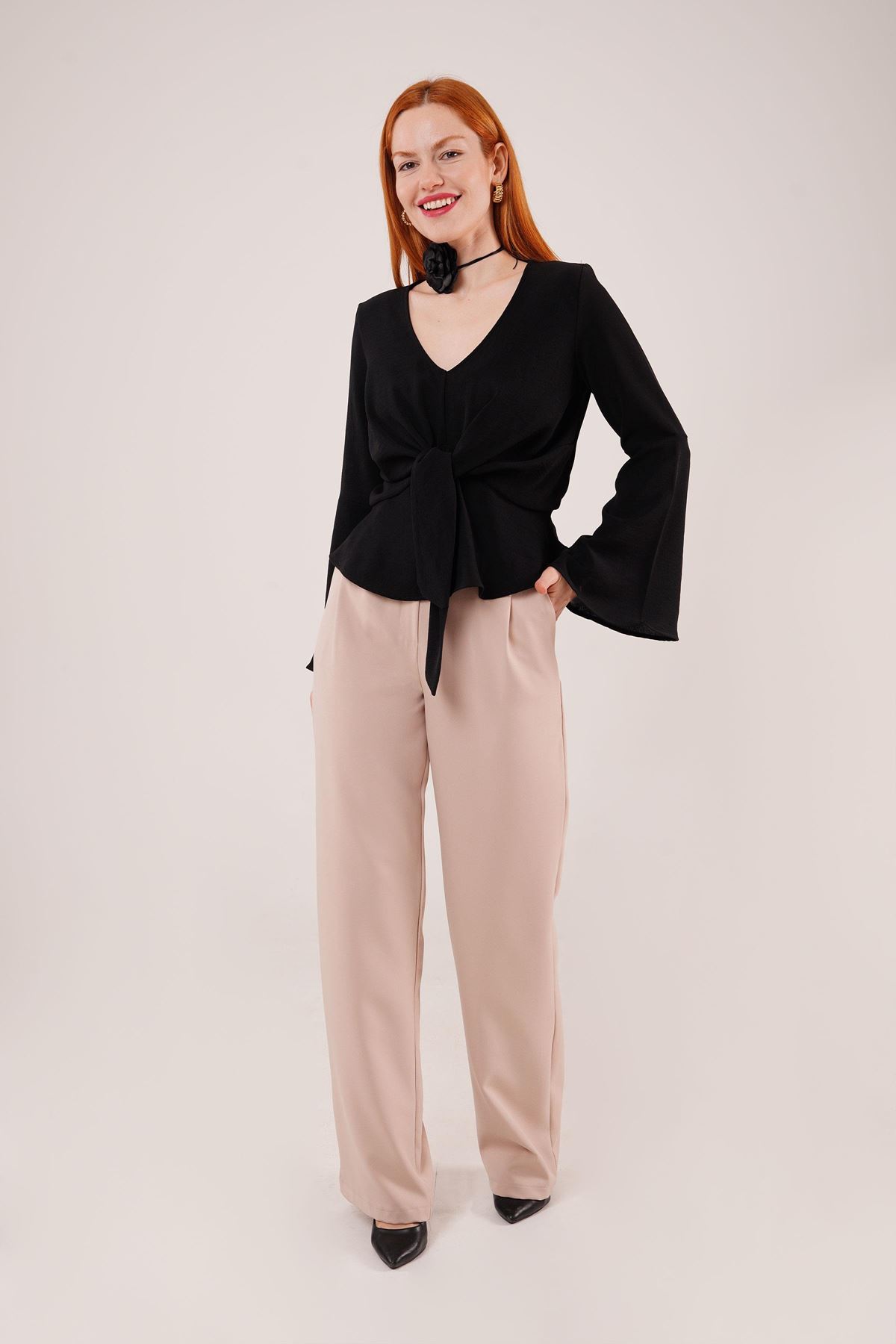 Ön Bağlamalı Volan Kol Siyah Bluz