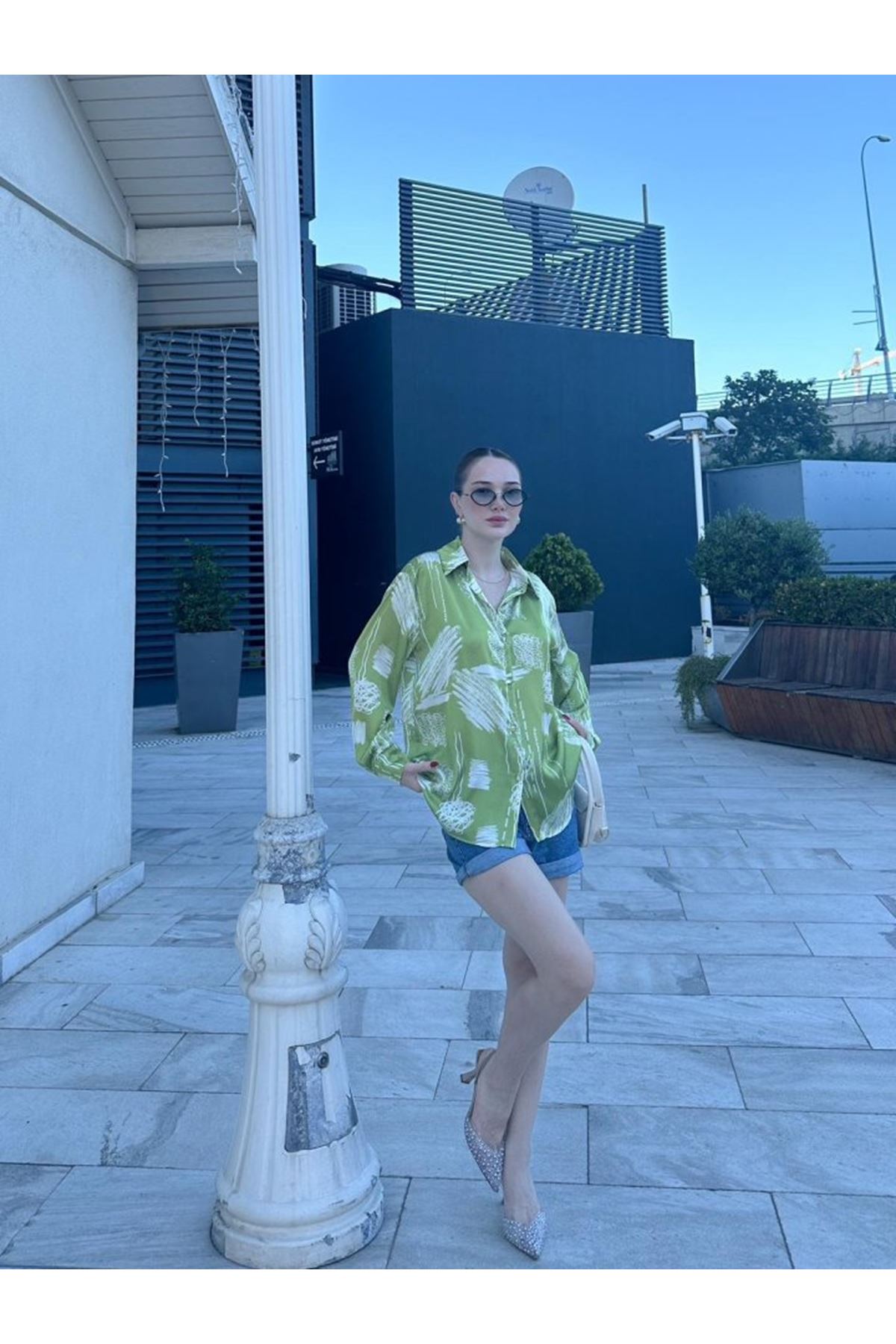 Kadın Uzun Kollu Dijital Baskılı Salaş Saten Gömlek