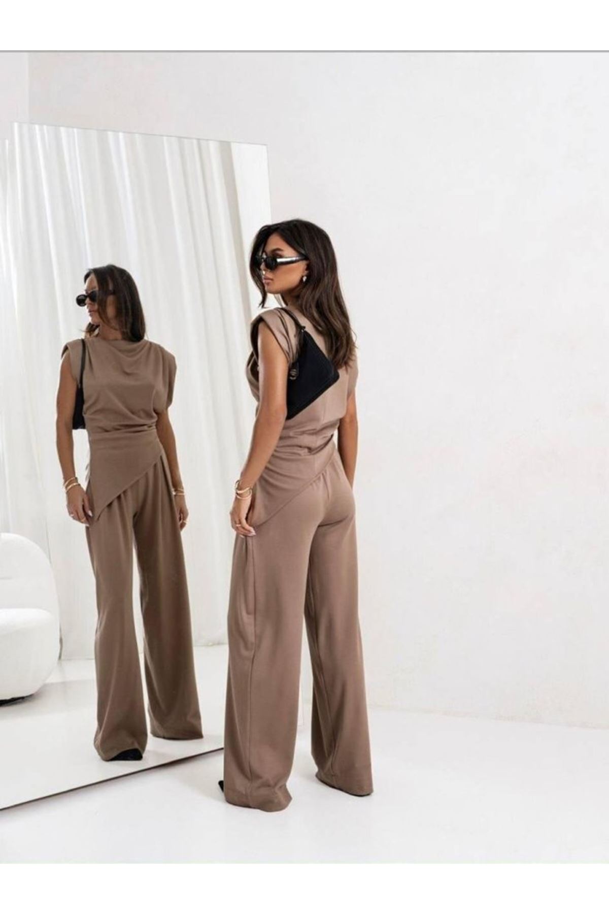 Kadın Dalgıç Kumaş Sıfır Kol Bluz Ve Bol Kesim Pantolon Ikili Takım