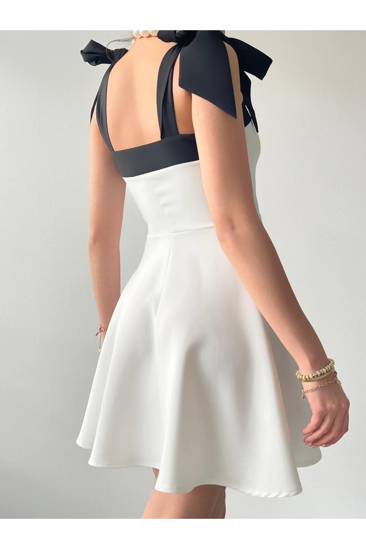 Cloche Omuzu Fiyonklu Elbise