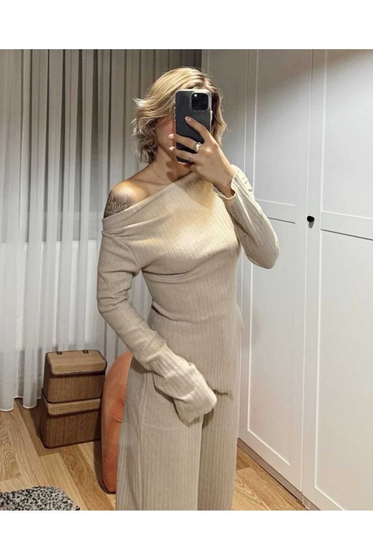 Kadın Uzun Kollu Omuzlardan Açık Asimetrik Kesim Kaşkorse Bluz Ve Pantolon Ikili Pantolon