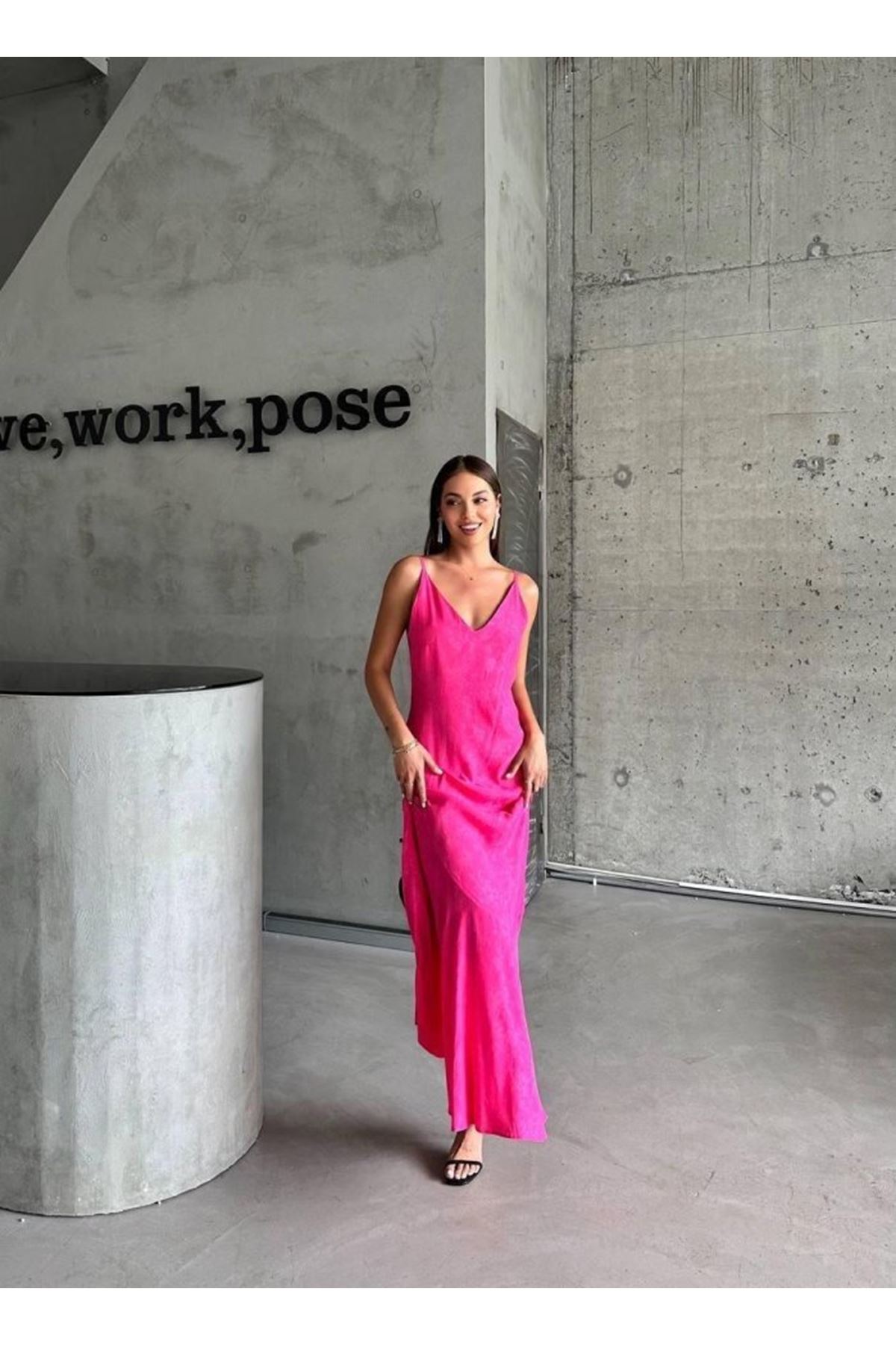 JAKARLI ASKILI SATEN ELBİSE ASİMETRİK - Pembe