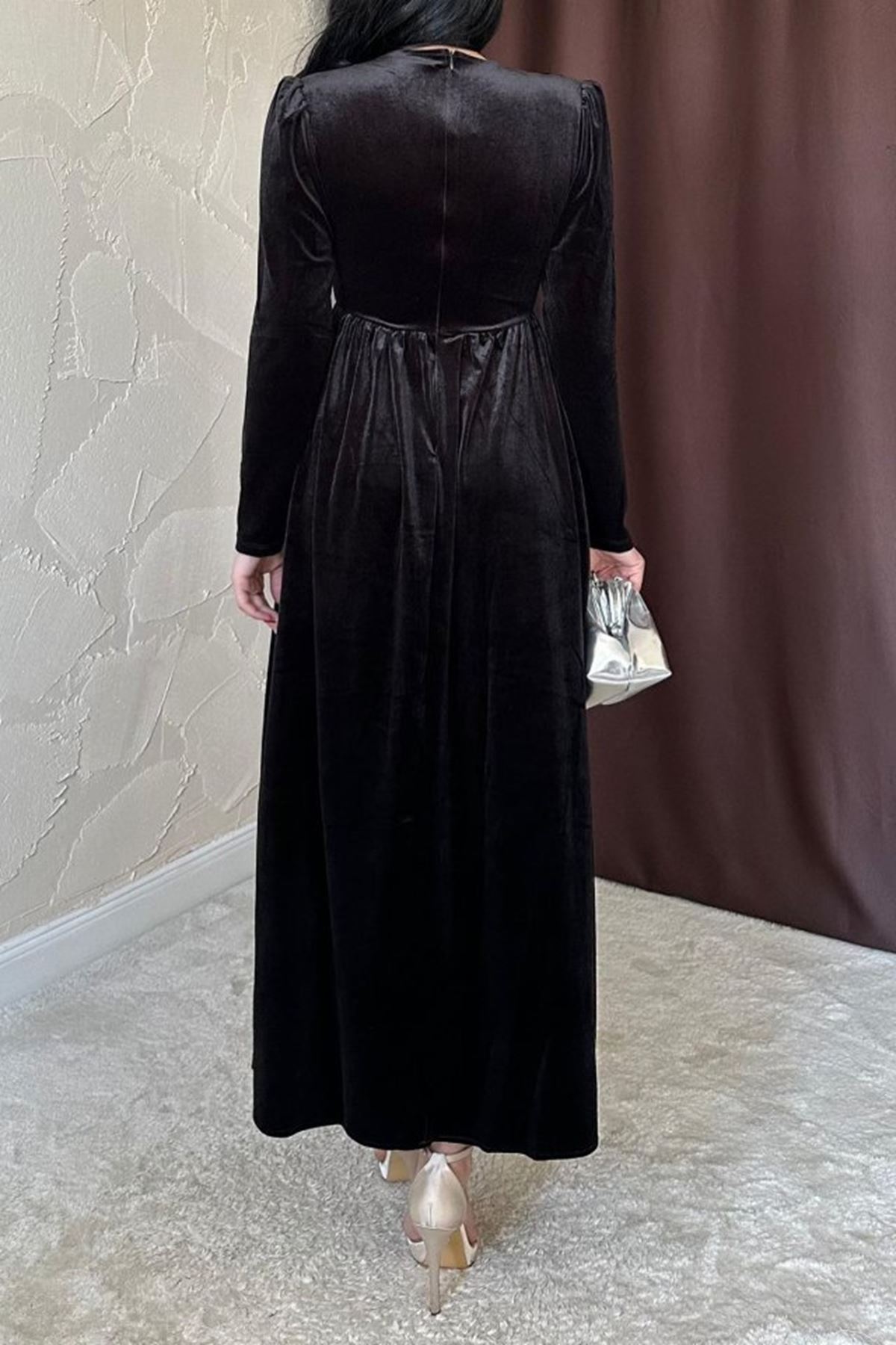 Siyah Göğüs Altı Taşlı Elbise