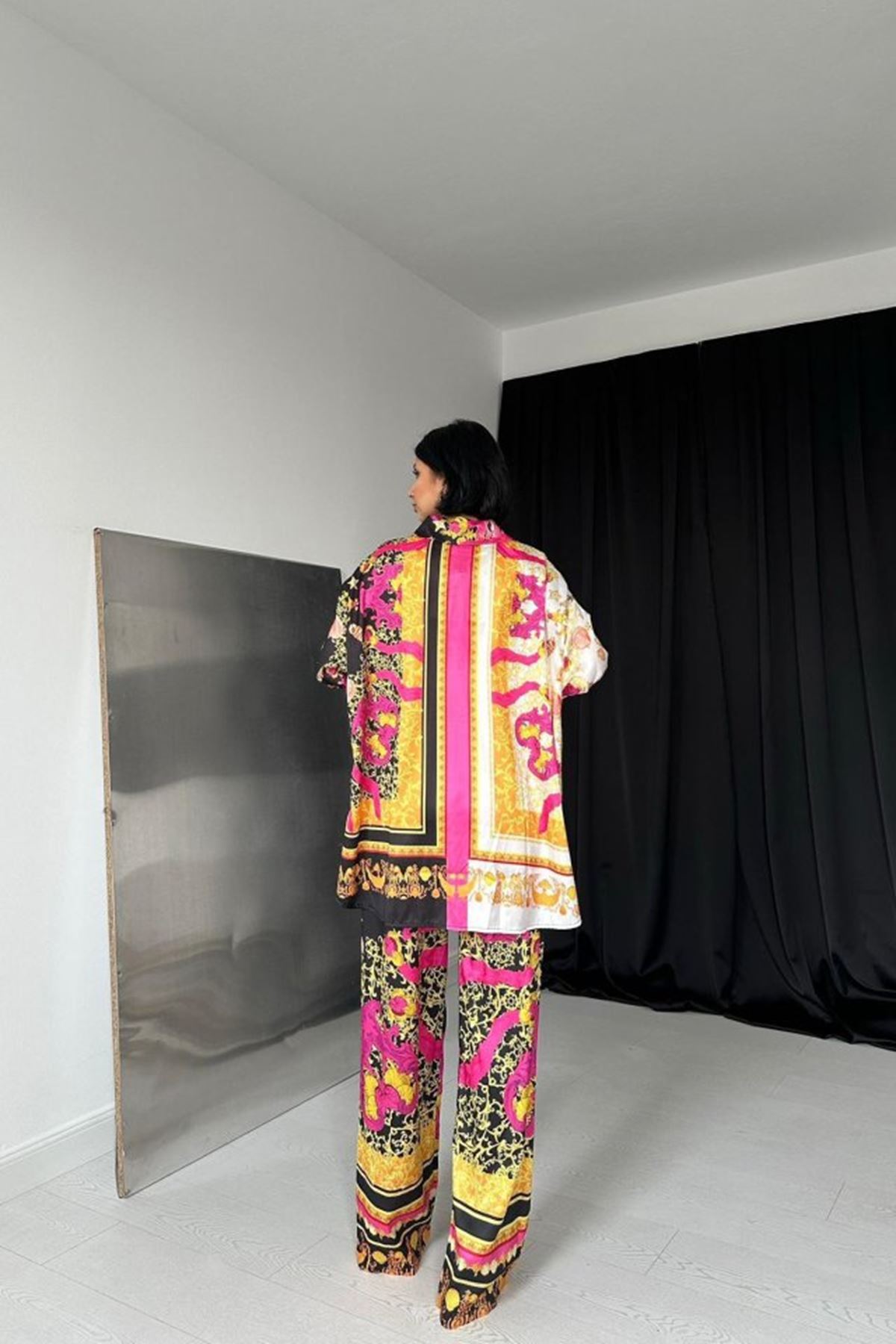 Desenli Gömlek Ve Desenli Pantolon Takım