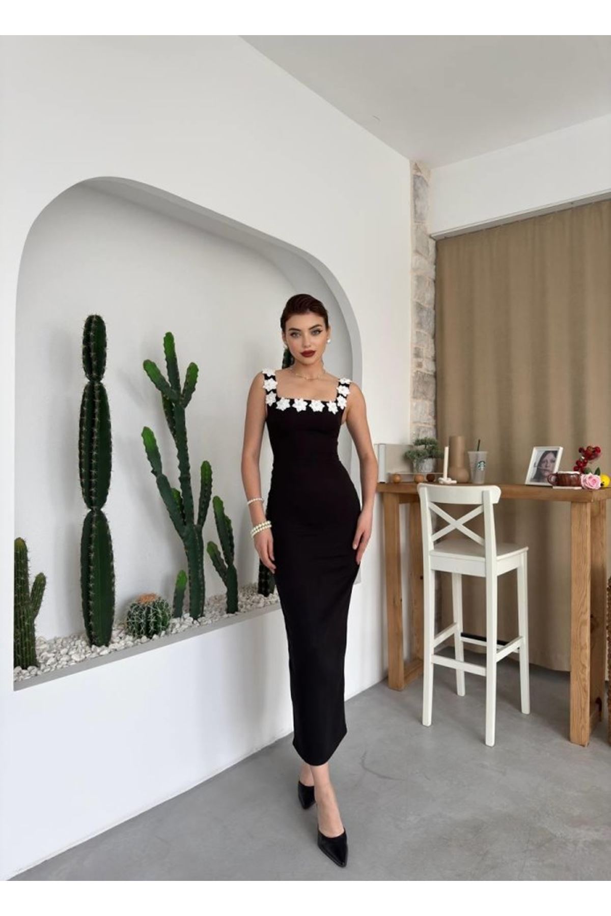 Mıng Çiçek Detaylı Elbise