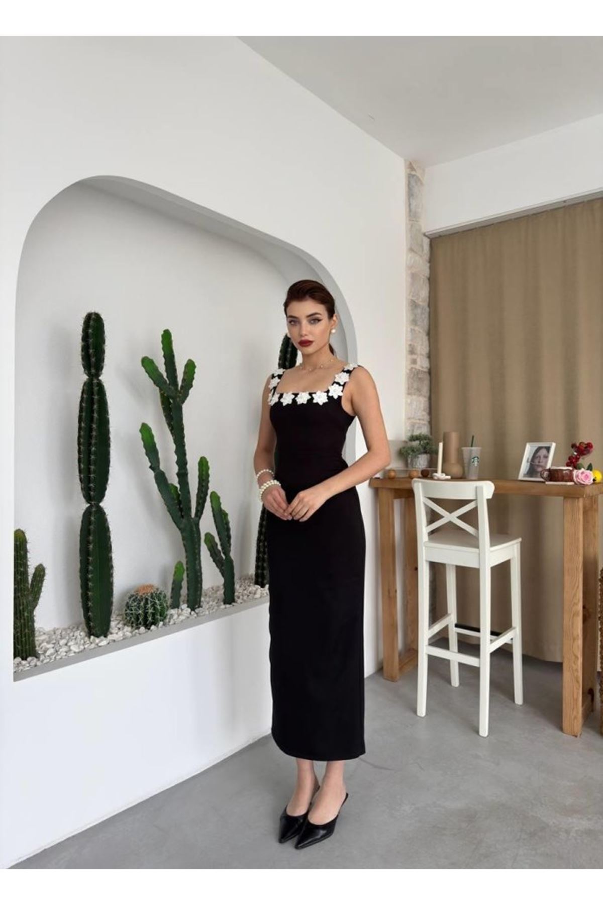 Mıng Çiçek Detaylı Elbise