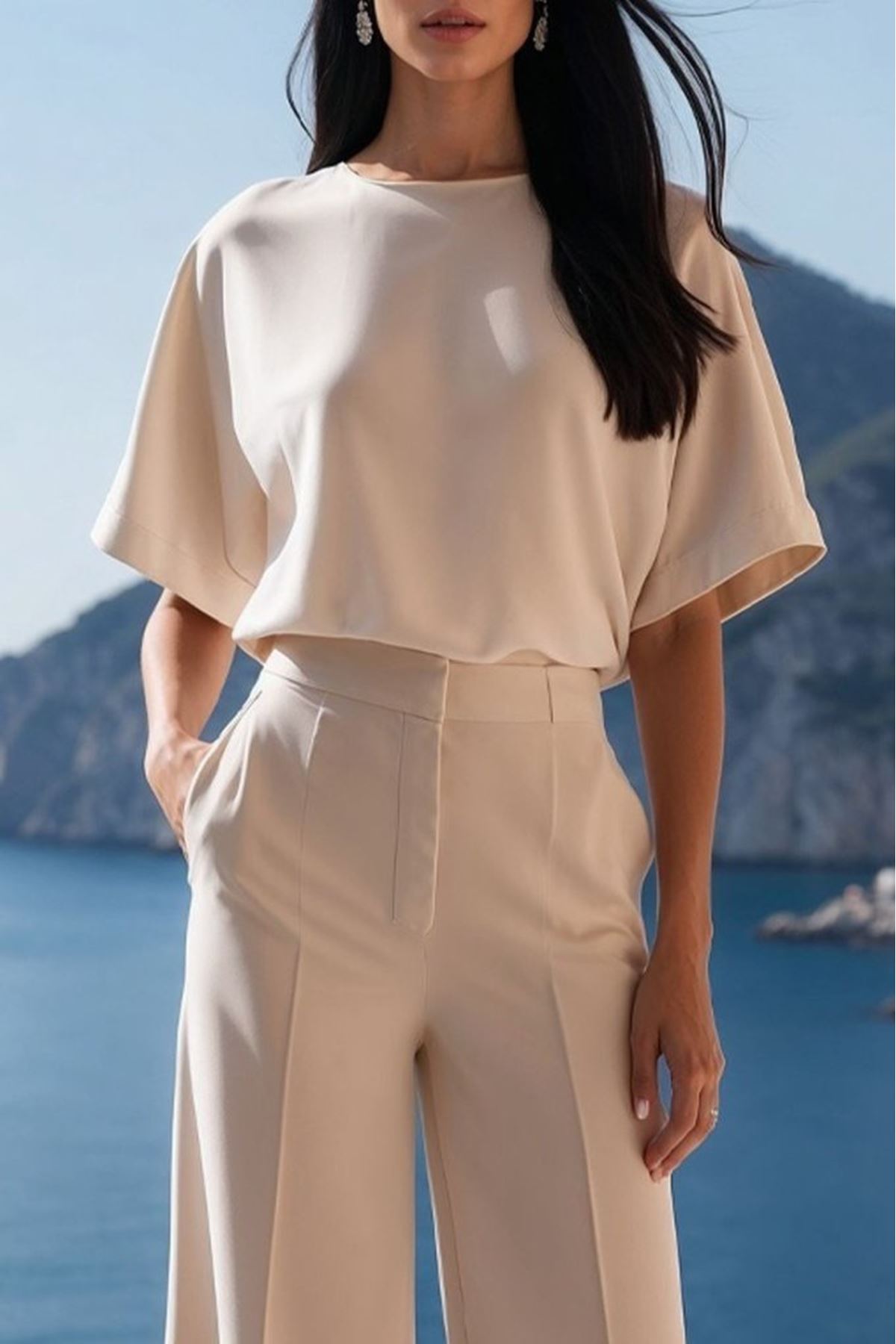 Kadın Kısa Kollu Bisiklet Yaka Bluz Yüksek Bel Cep Detaylı Pantolon Atlas Ikili Takım