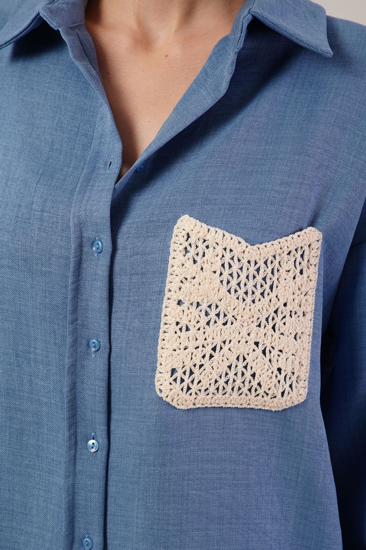 Etnik Cep Detaylı Mavi Gömlek