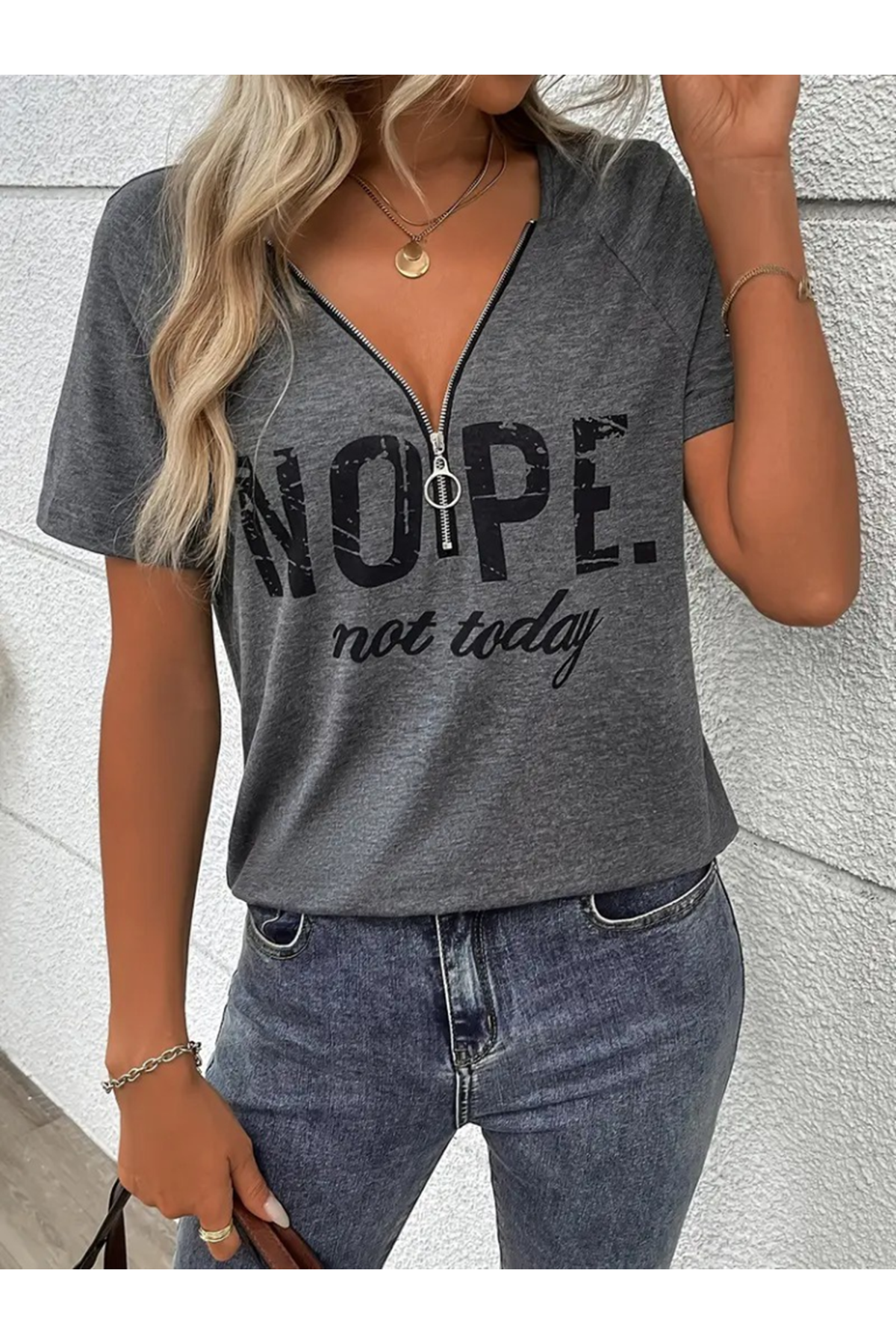 Kadın Kısa Kollu önden Fermuarlı Yazı Baskılı Viskon Bluz