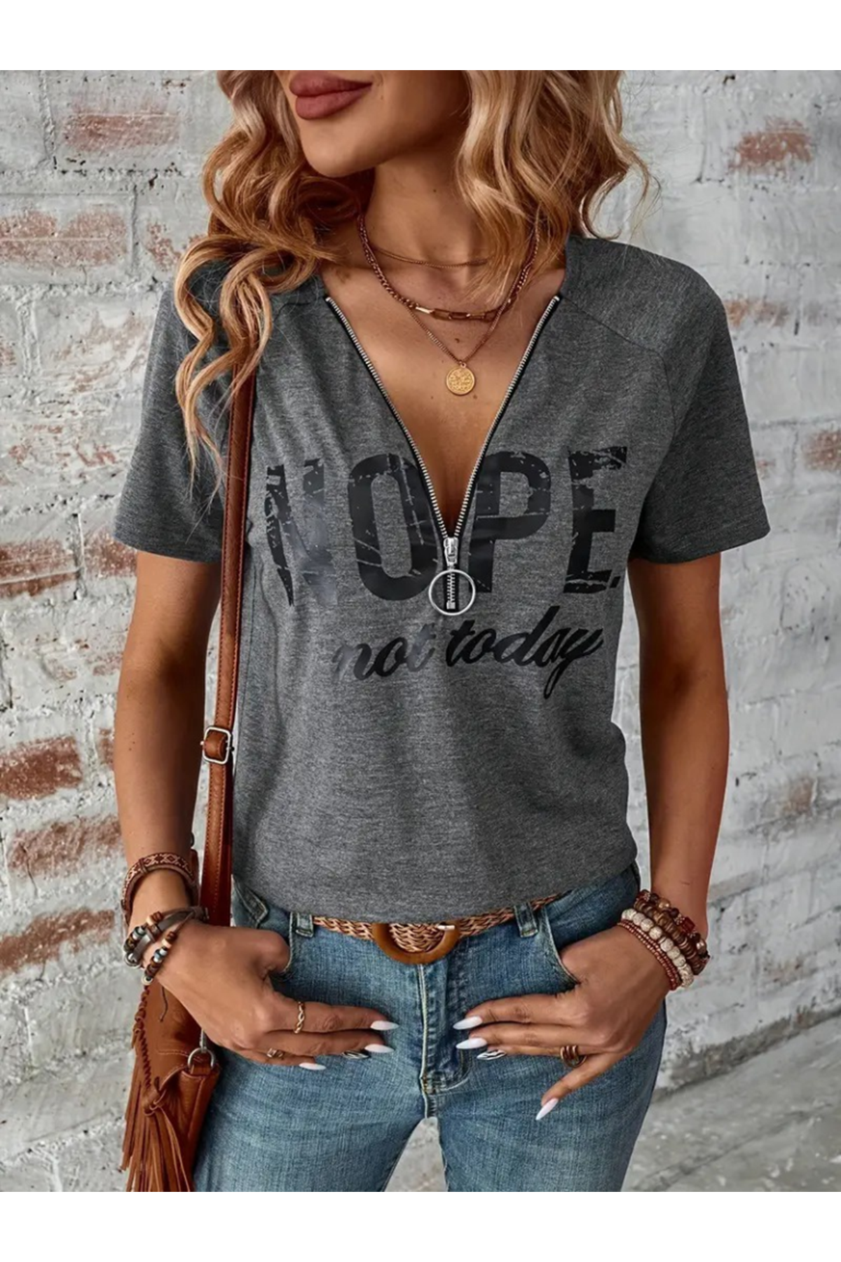 Kadın Kısa Kollu önden Fermuarlı Yazı Baskılı Viskon Bluz