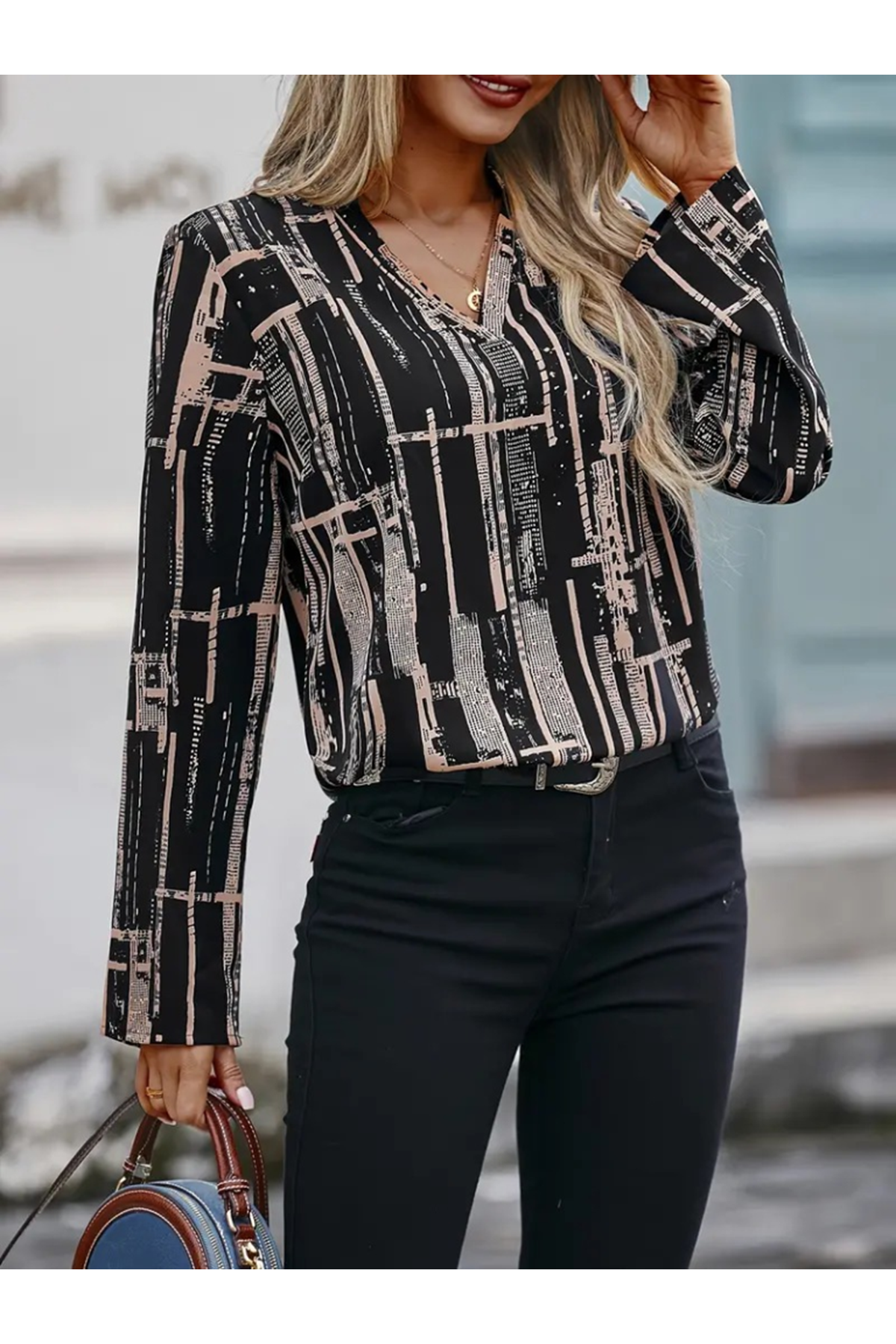 Kadın Uzun Kollu V Yakalı Desenli Dalgıç Bluz
