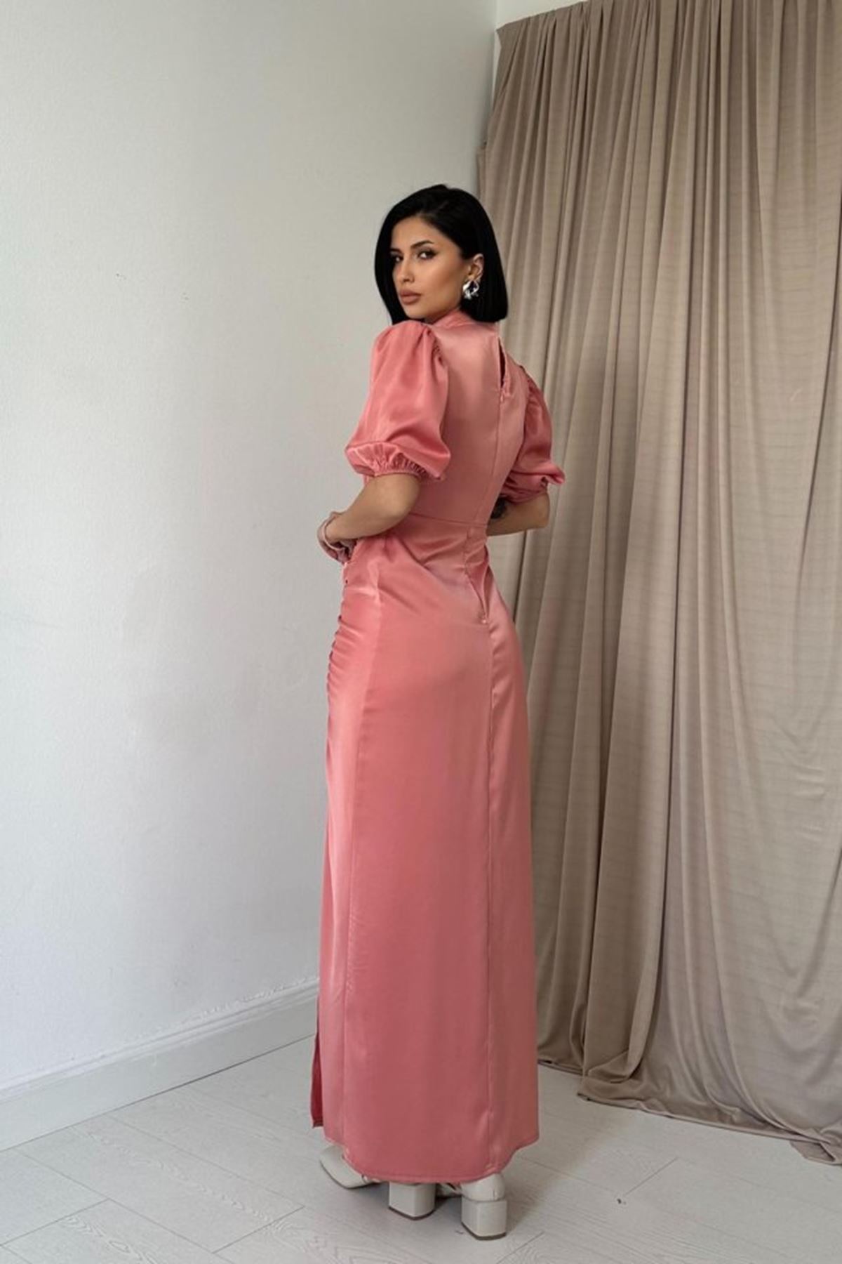 Pudra Büzgülü Saten Elbise