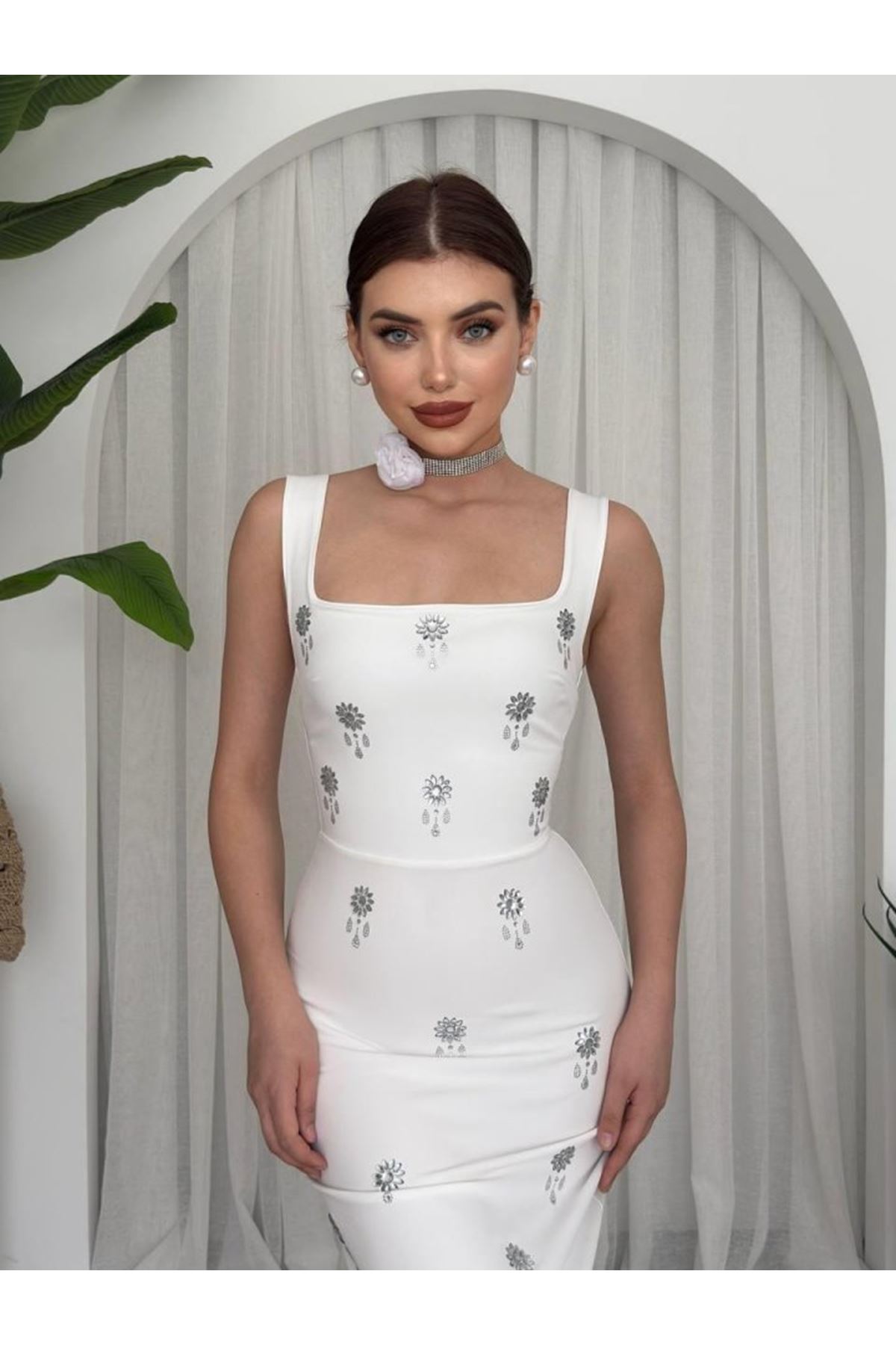 Ners Taş Detaylı Elbise