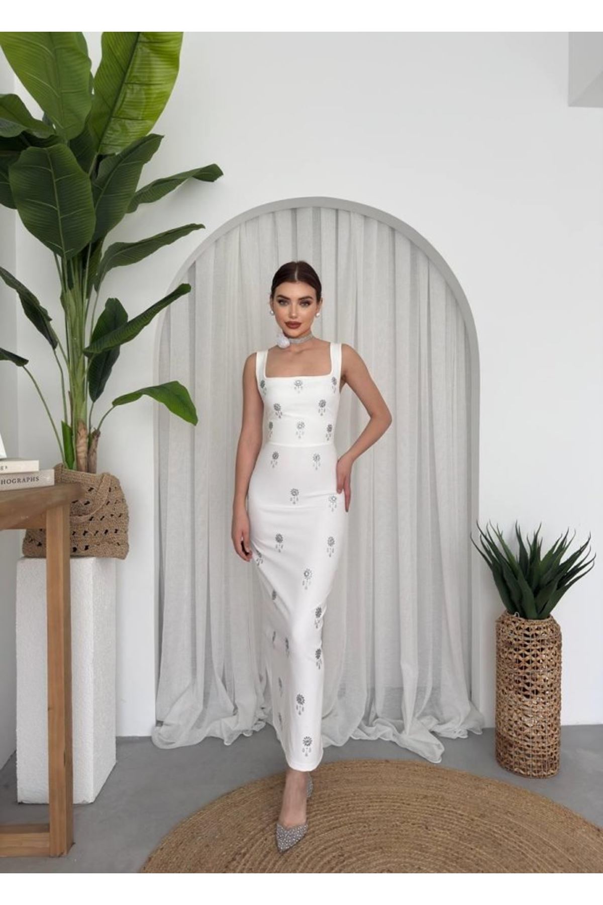 Ners Taş Detaylı Elbise