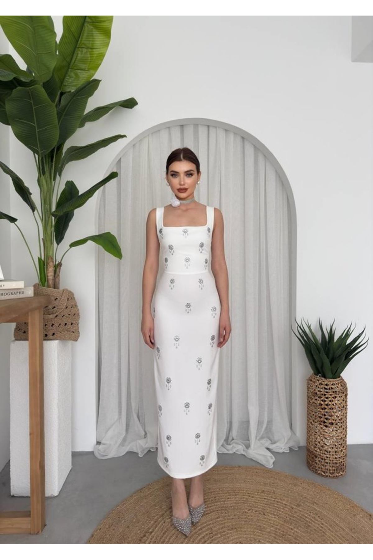 Ners Taş Detaylı Elbise